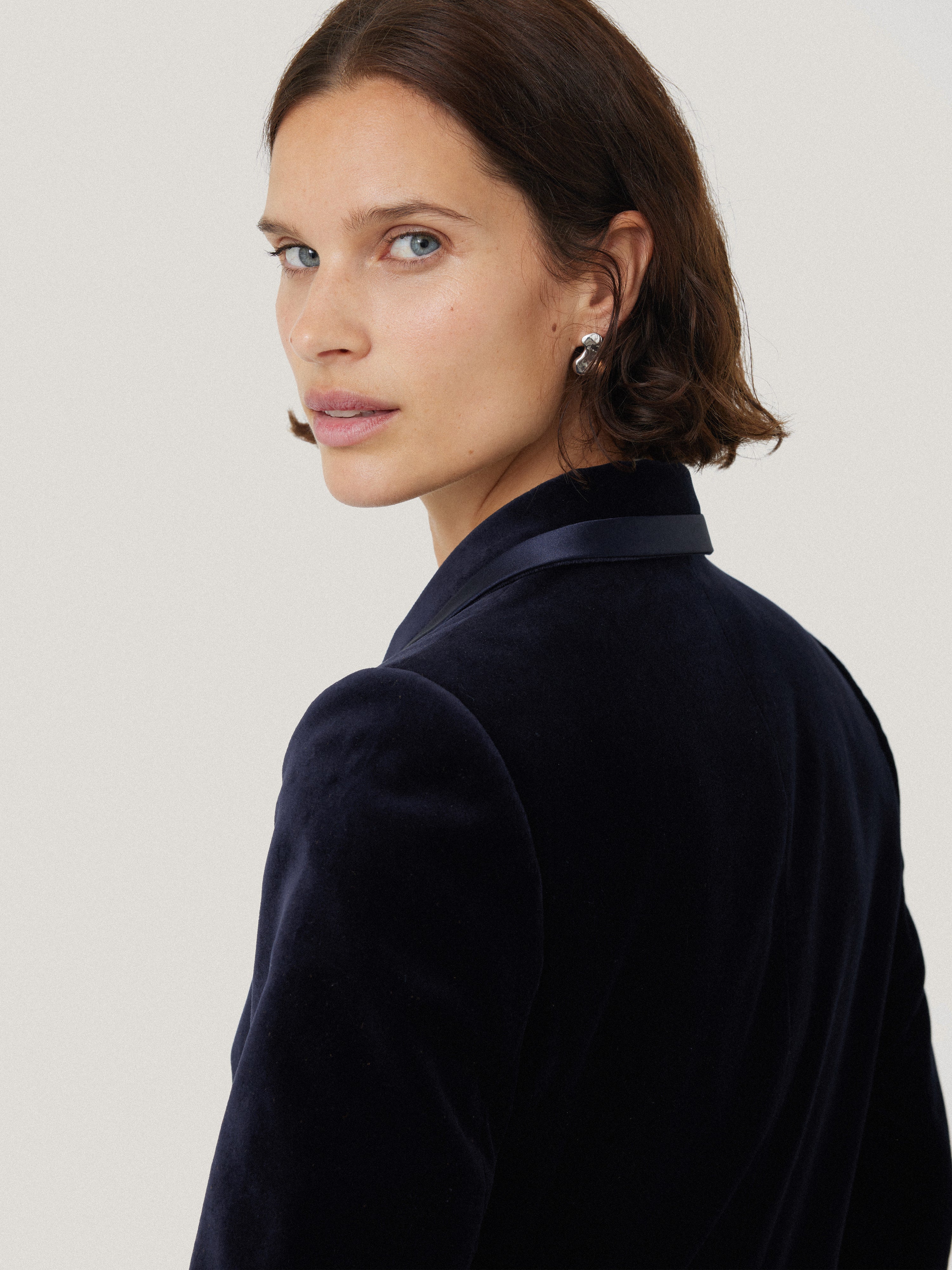 Ashby Velvet Blazer | Navy - Image 4
