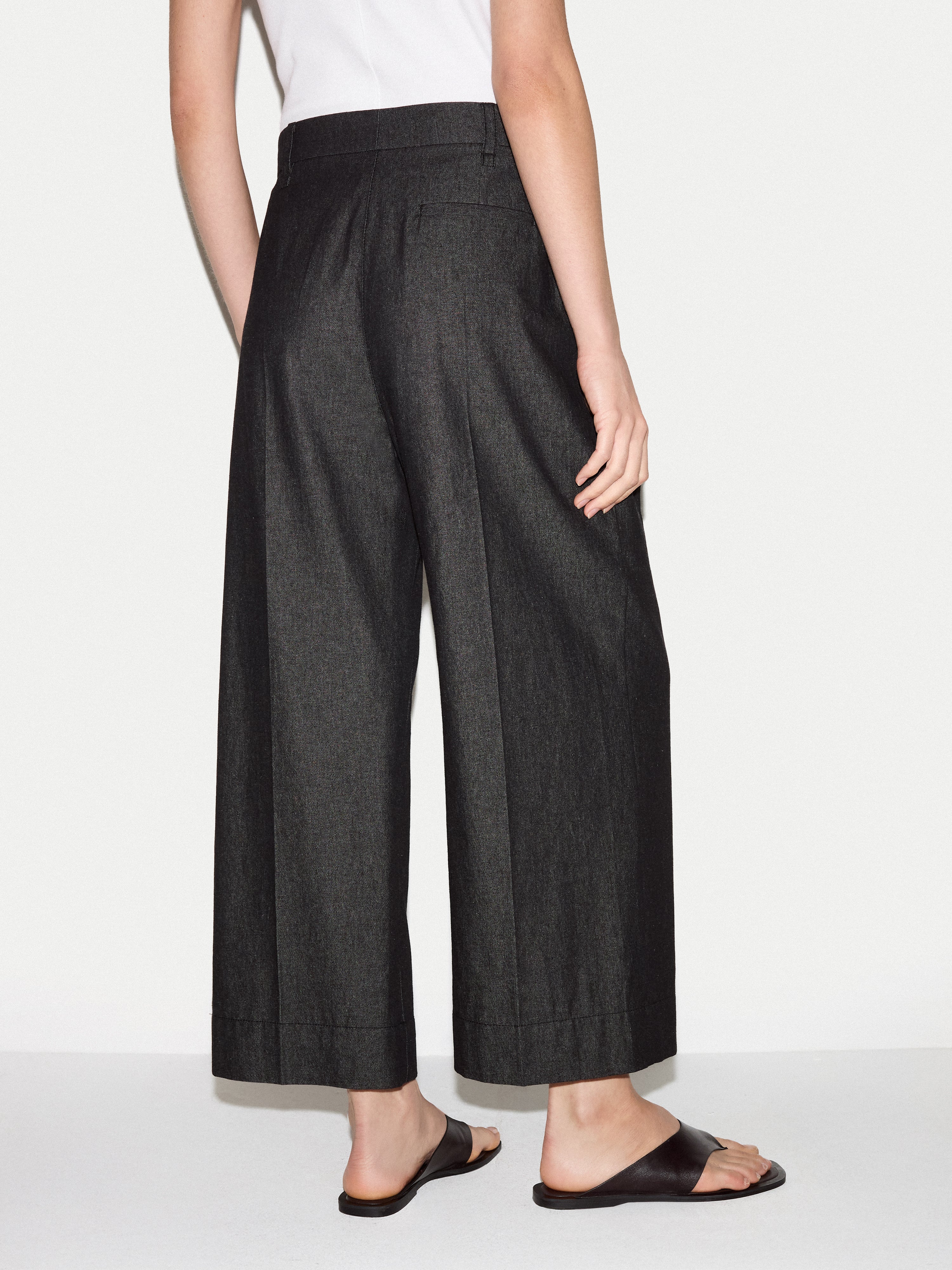 Chambray Front Pleat Trouser | Black - Image 4