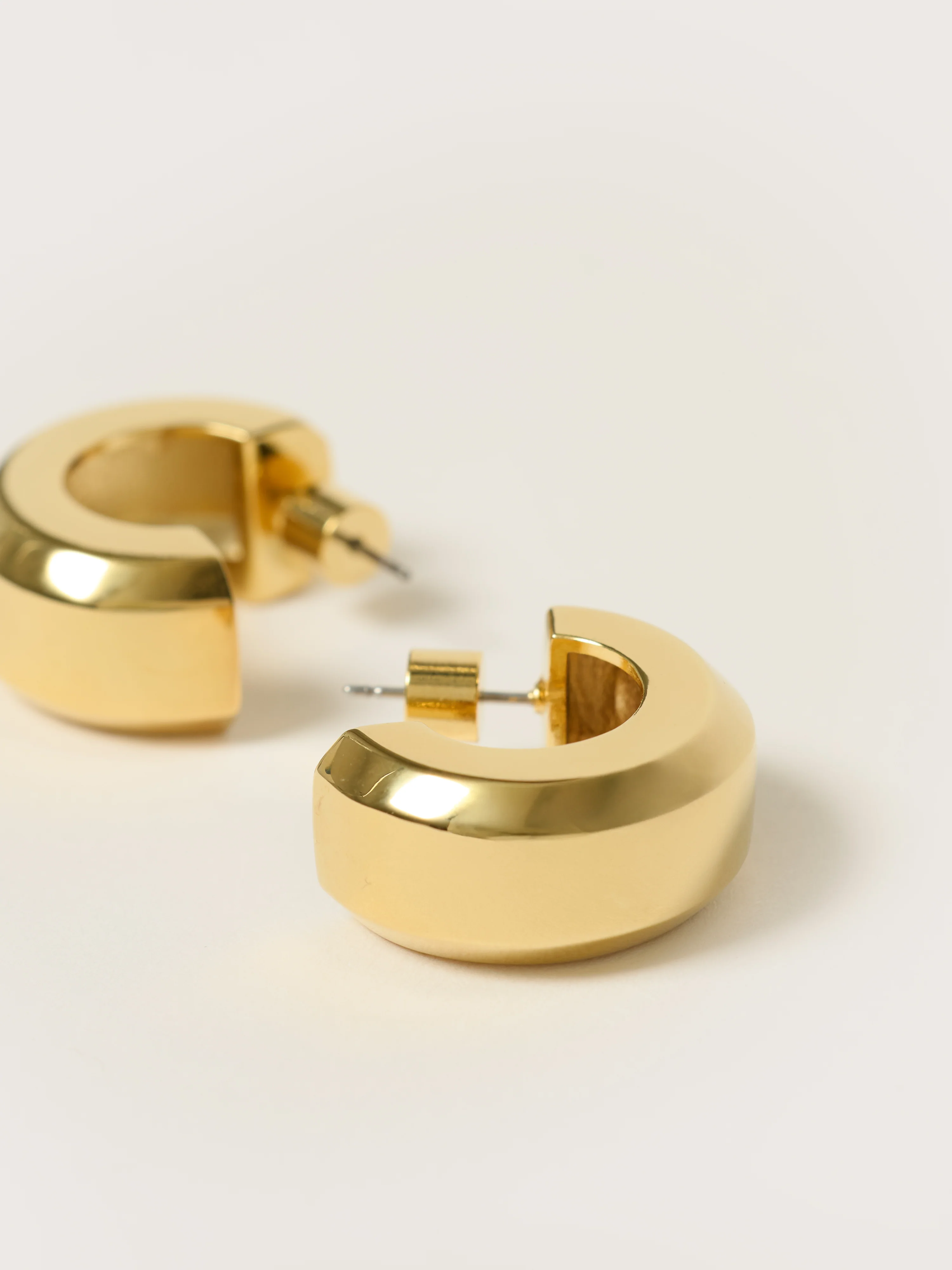 Chunky Hoop Earring | Gold - Image 4