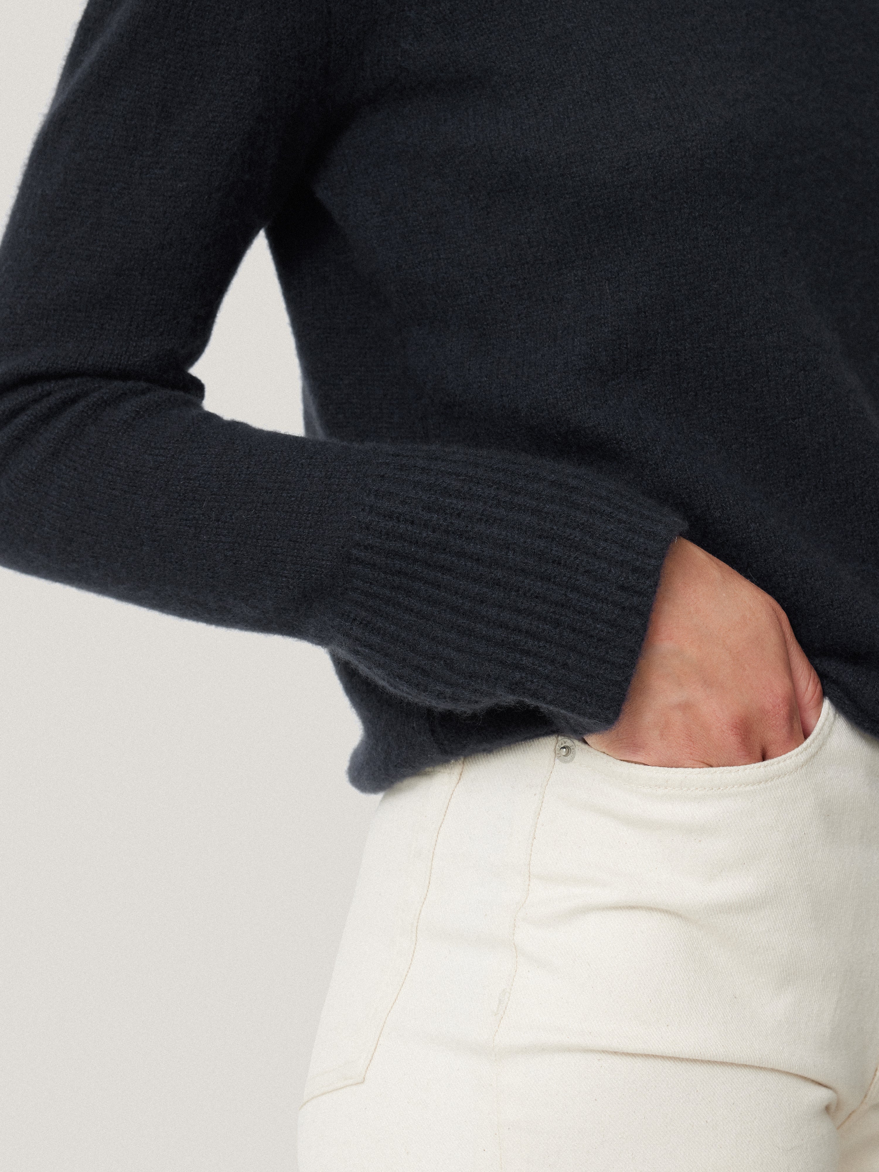 Cloud Cashmere Eldon Jumper | Navy - Image 2