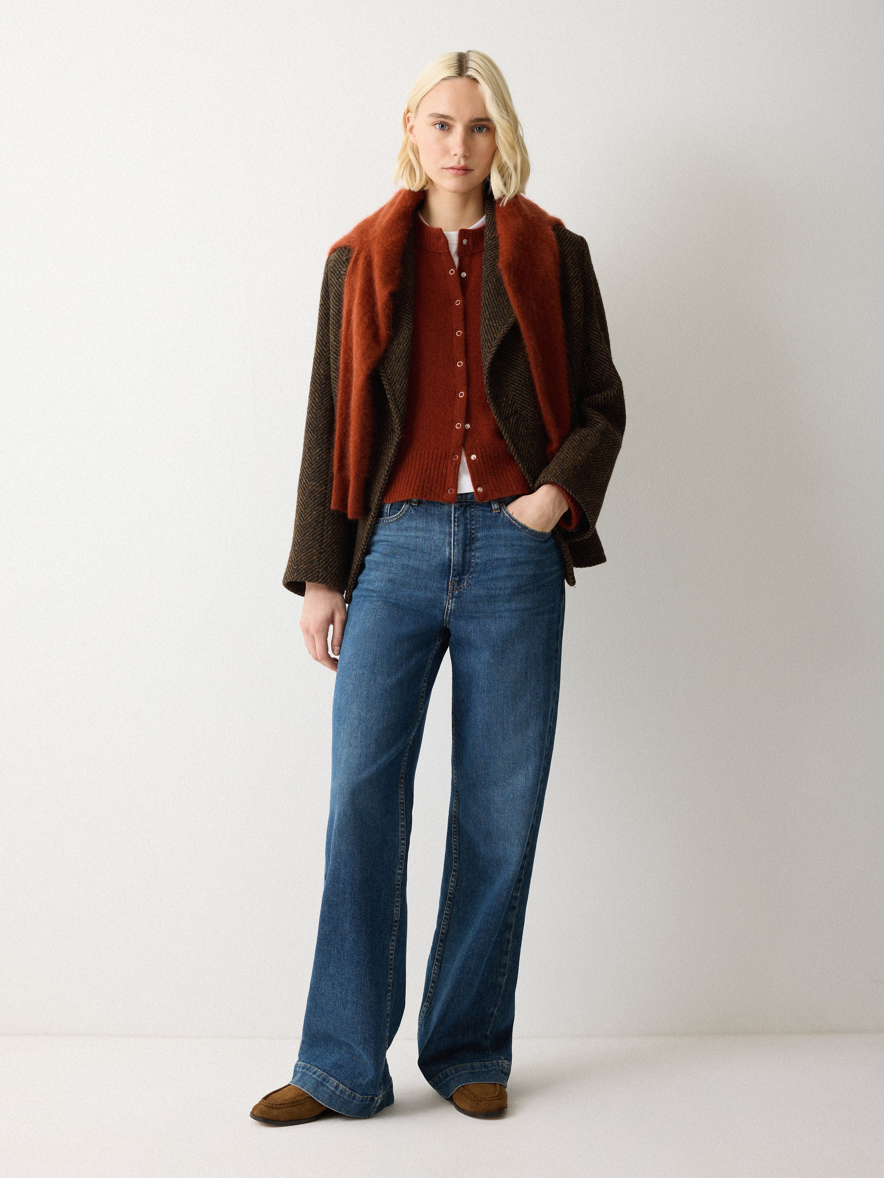 Cloud Cashmere Petersham Cardi | Auburn - Image 2