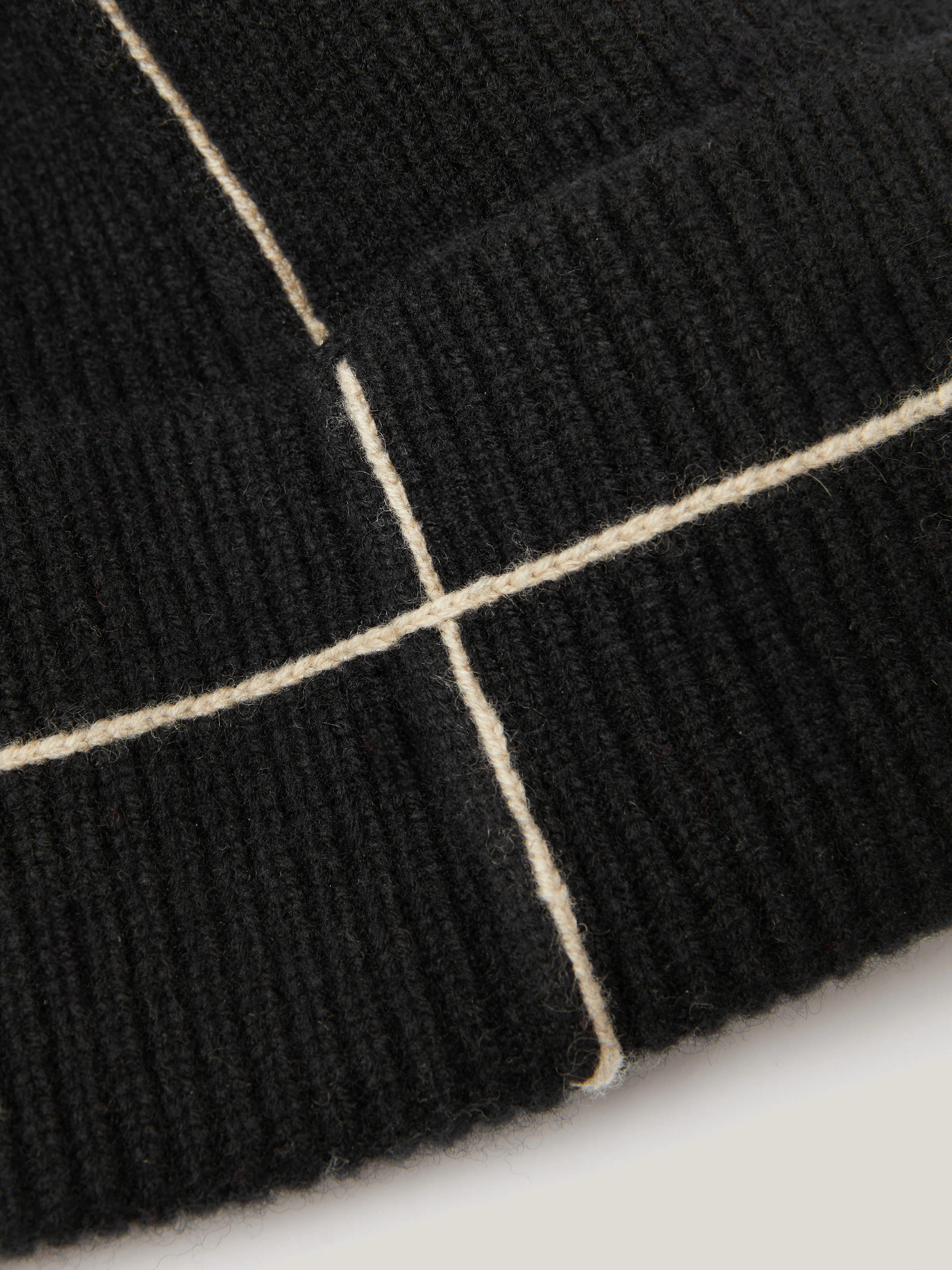 Contrast Stitch Beanie | Black - Image 3