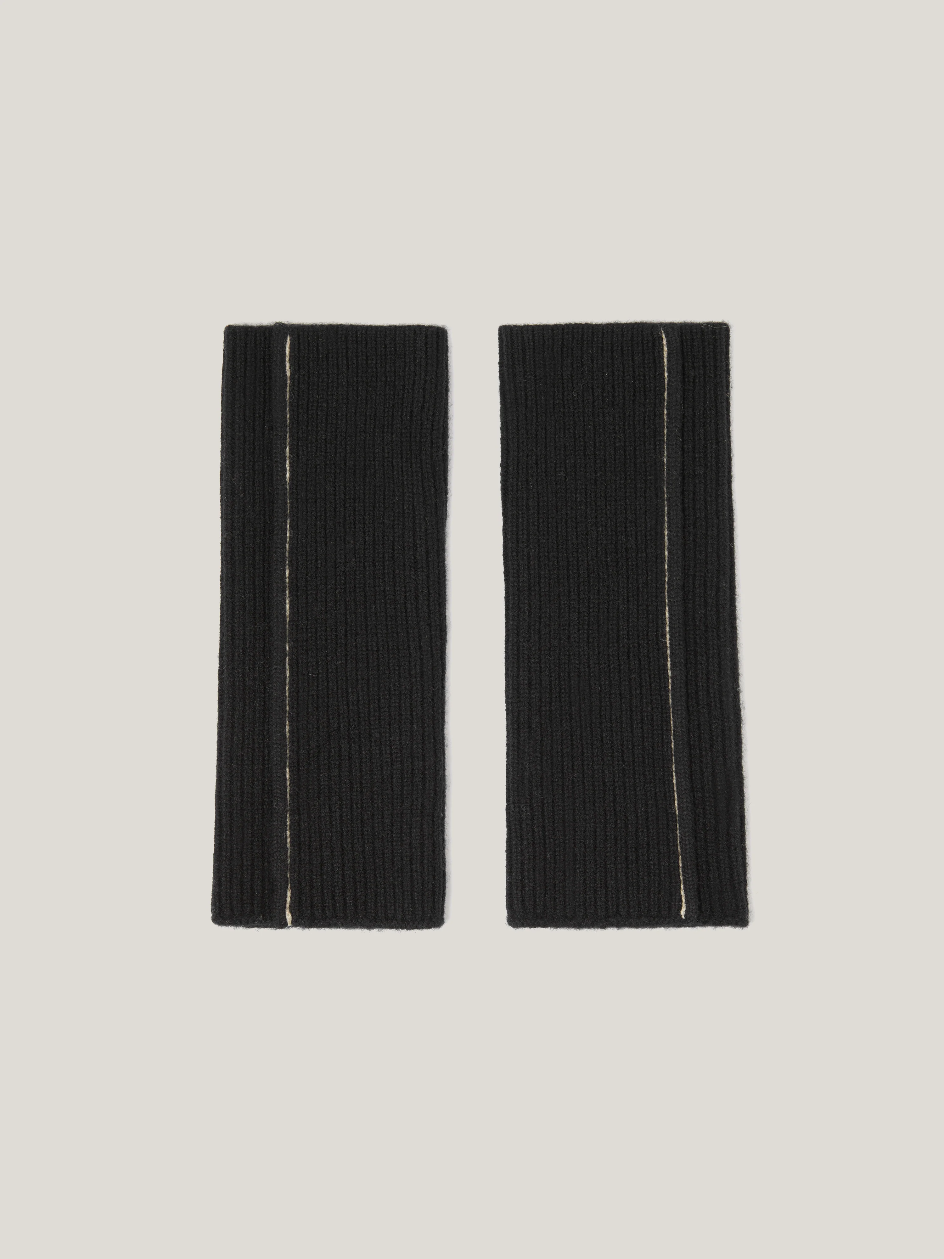 Contrast Stitch Mitten | Black - Image 5