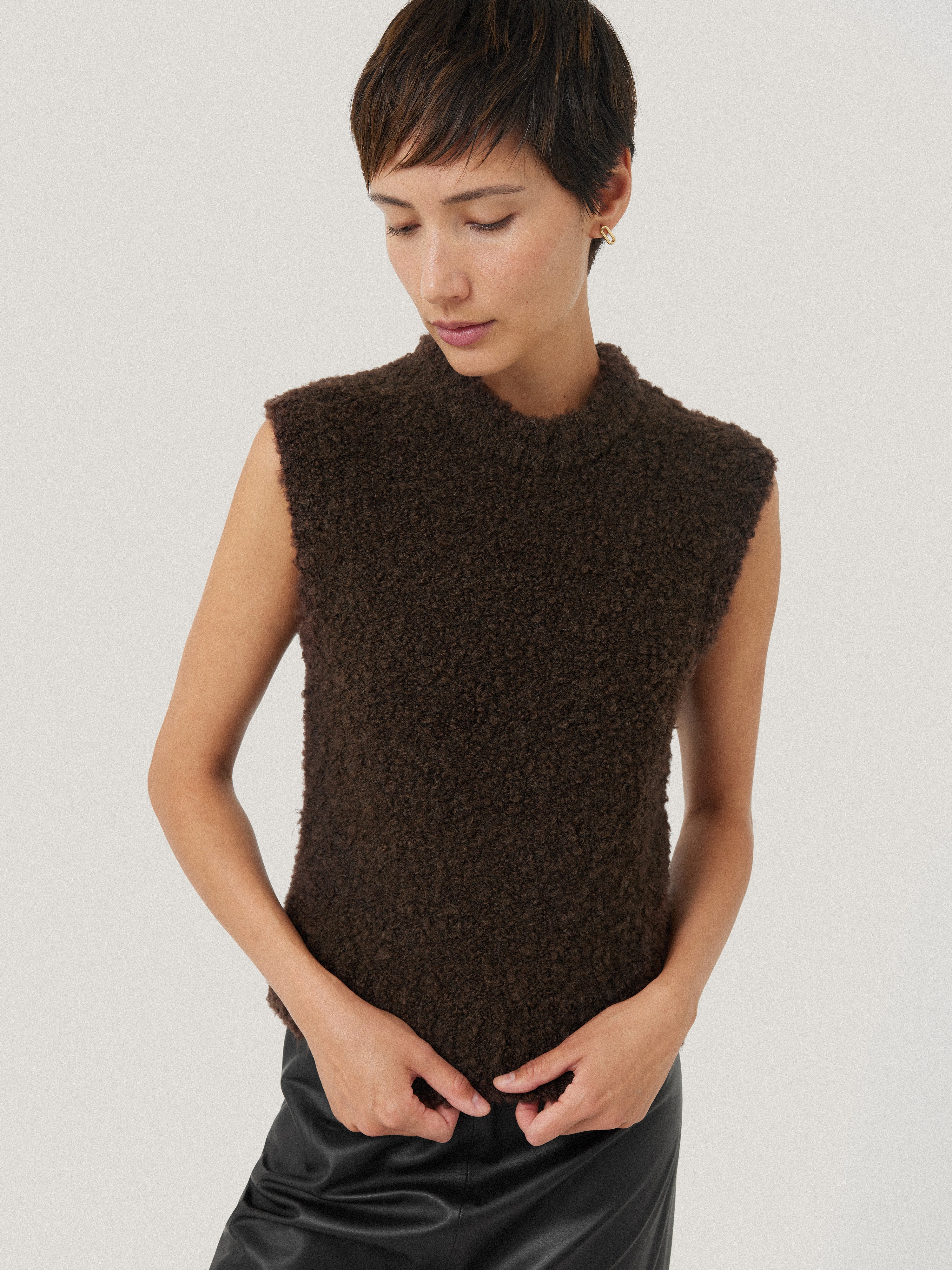 Cosy Boucle Tank and Snood | Brown - Image 4
