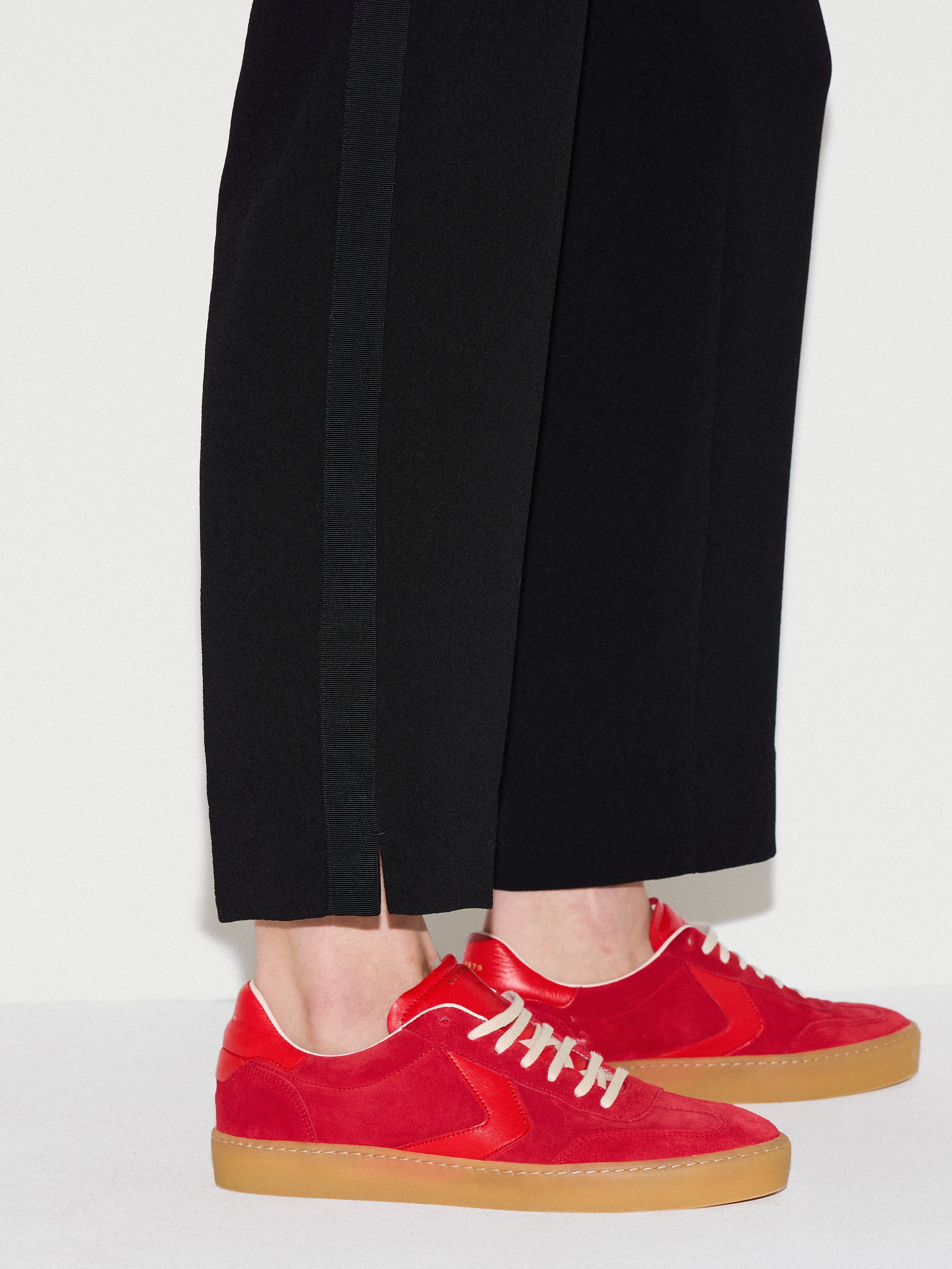 Crepe Split Hem Jogger | Black - Image 3