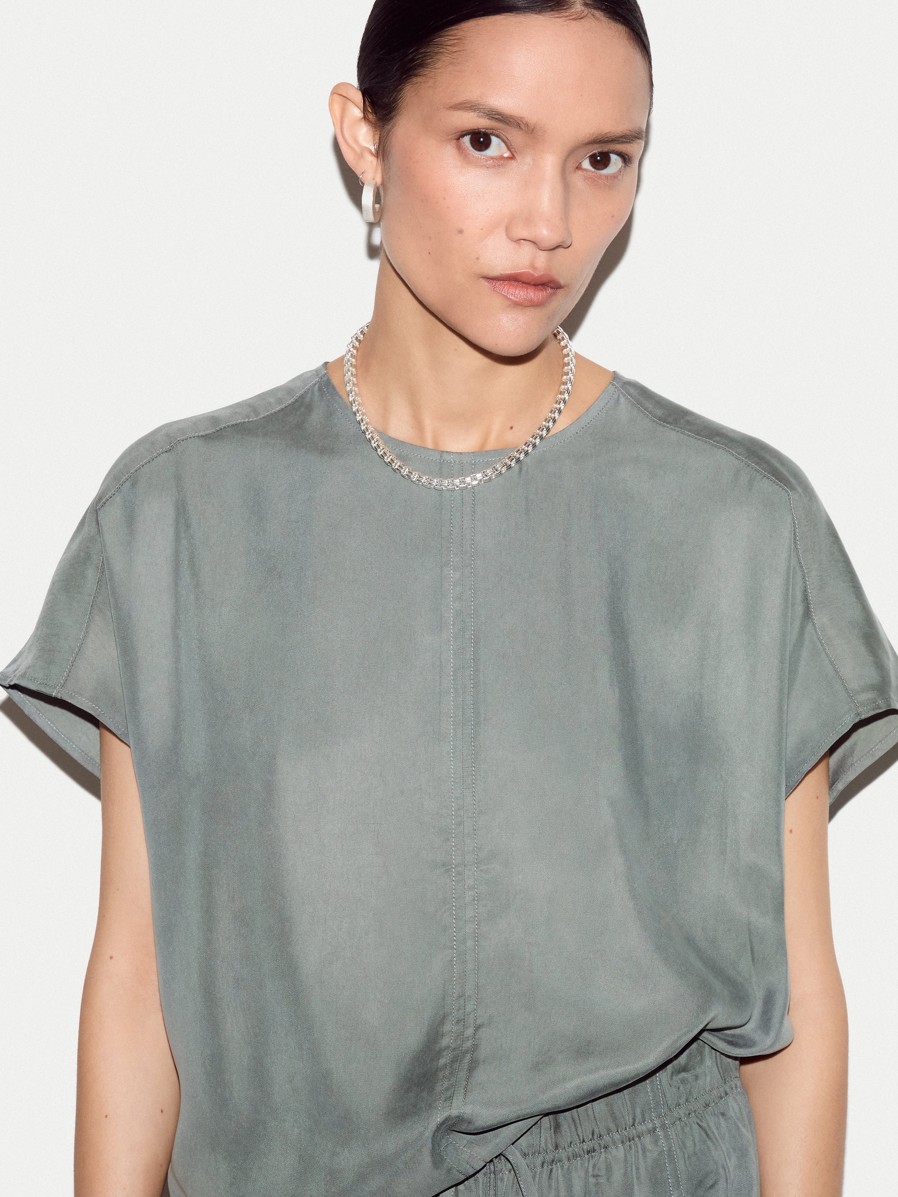 Cupro Relaxed T-shirt | Khaki - Image 3