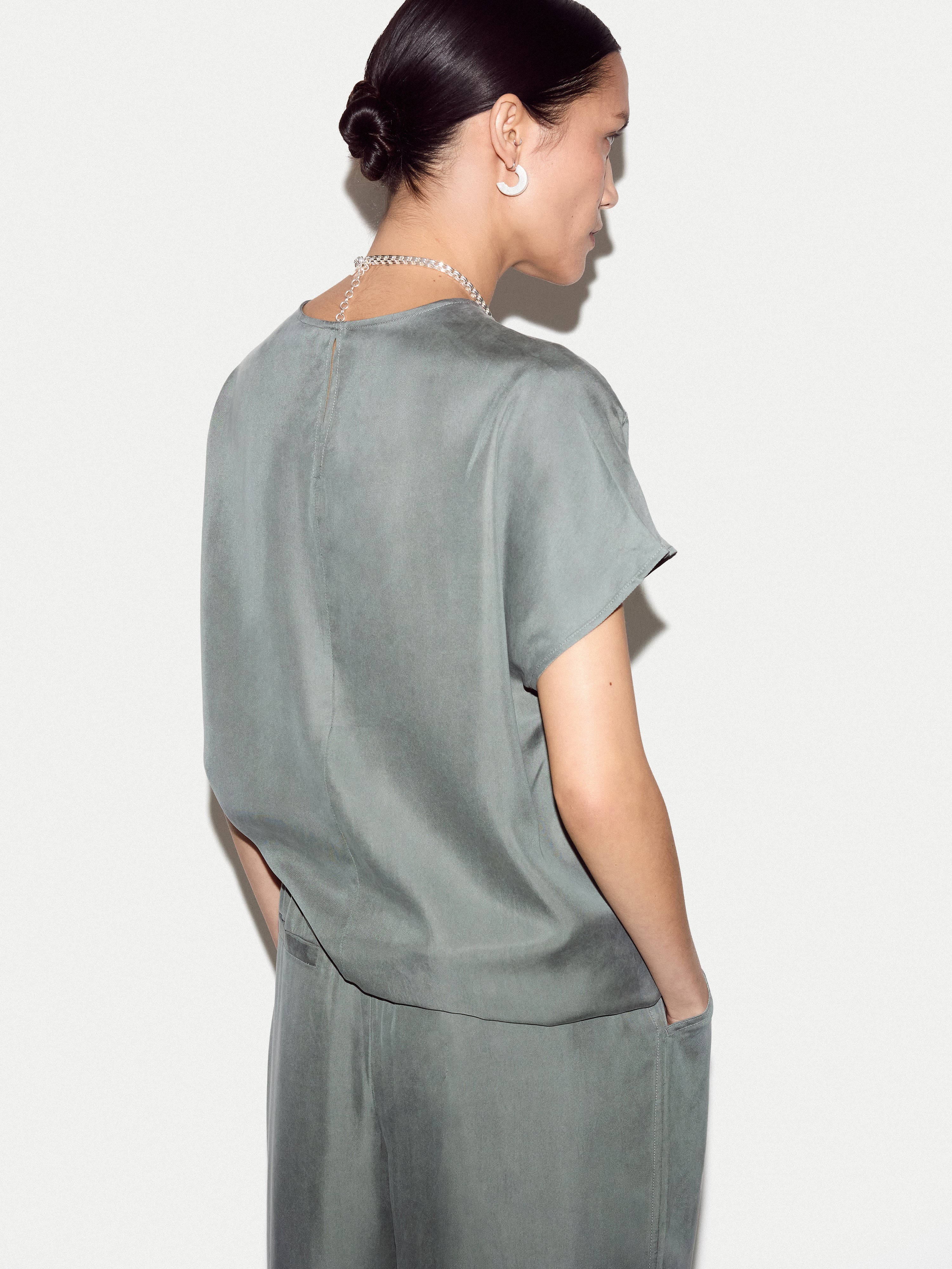 Cupro Relaxed T-shirt | Khaki - Image 4