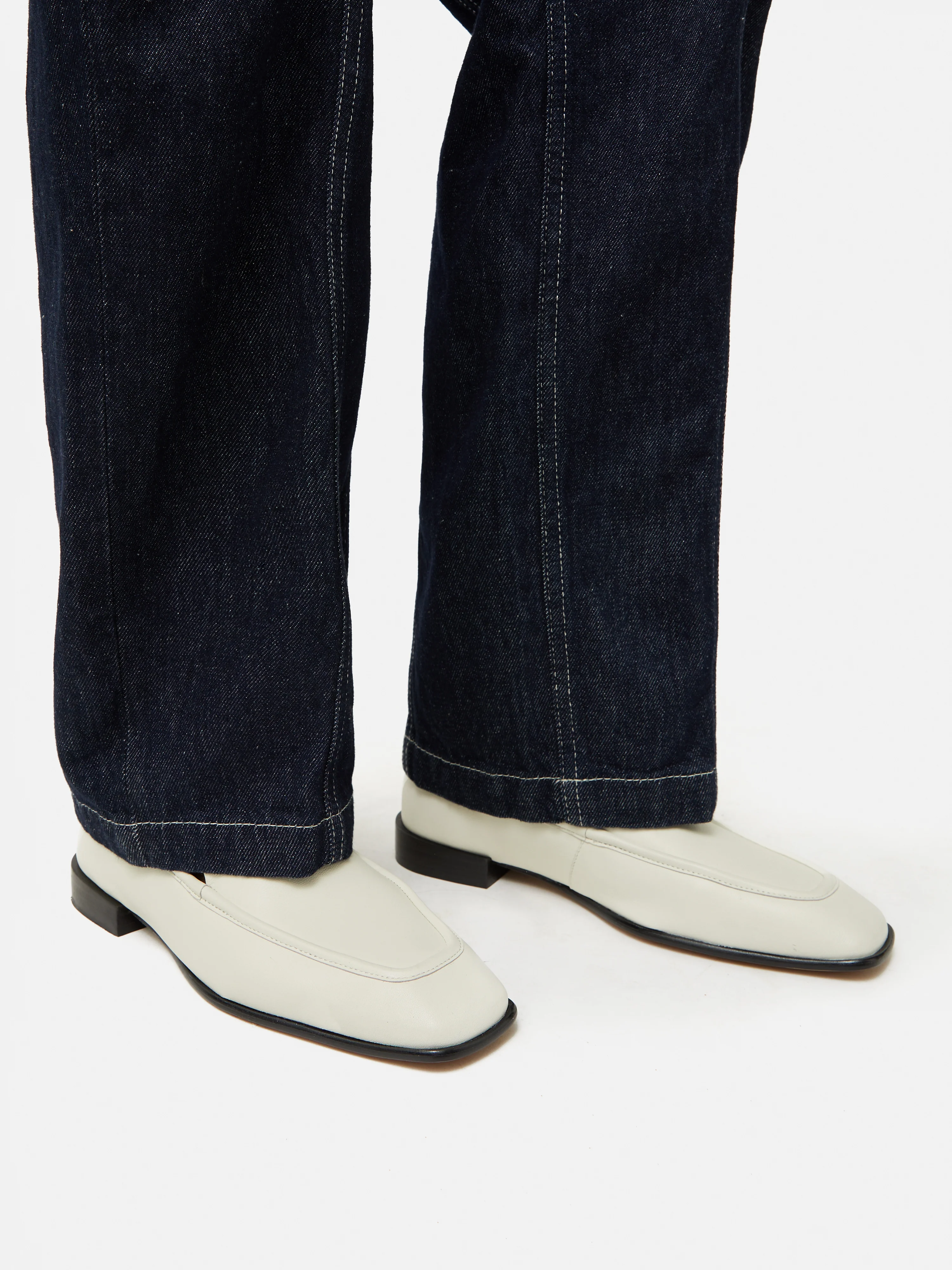 Frame Leather Loafer | White - Image 2