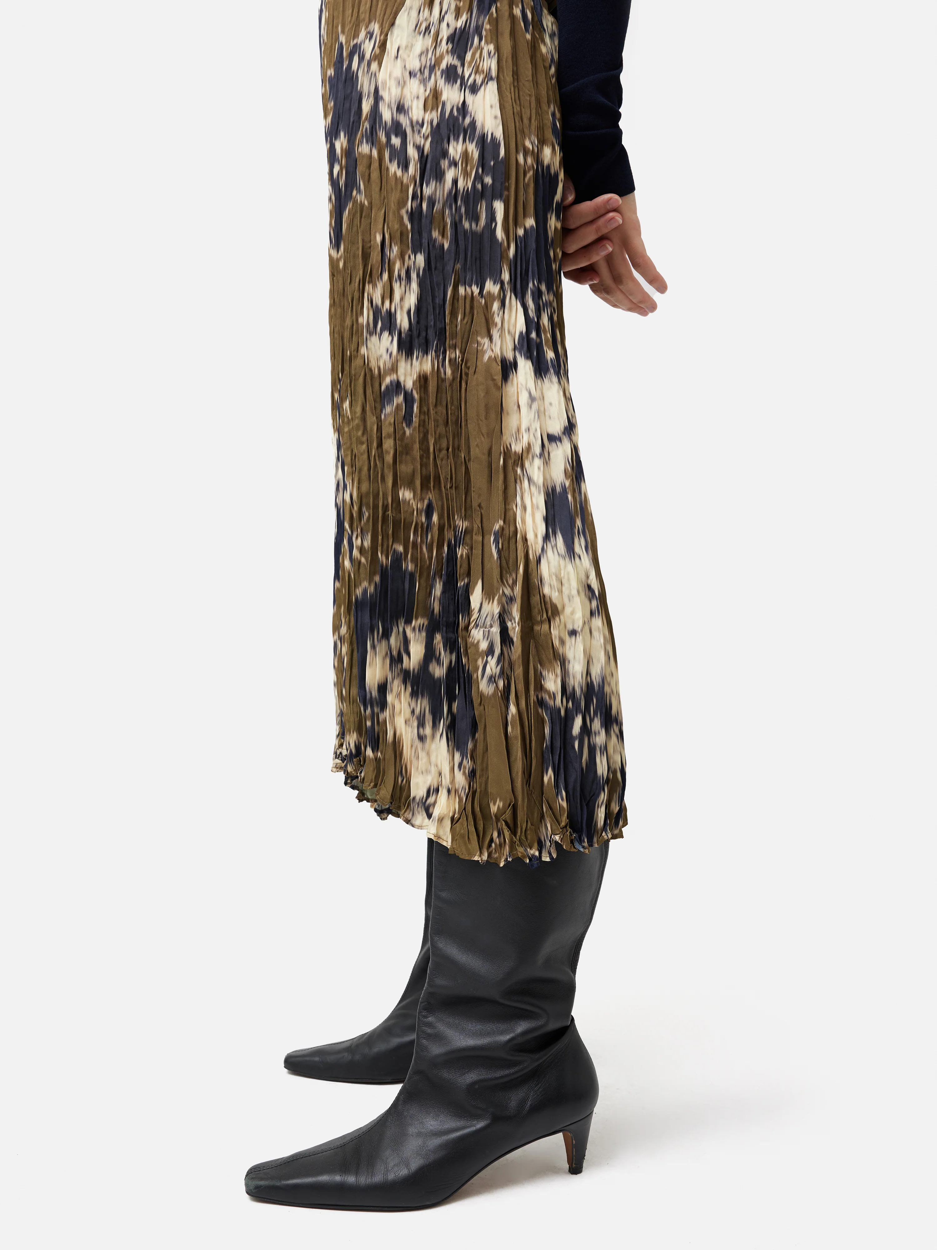 Glitched Ikat Crinkled Skirt | Green - Image 4
