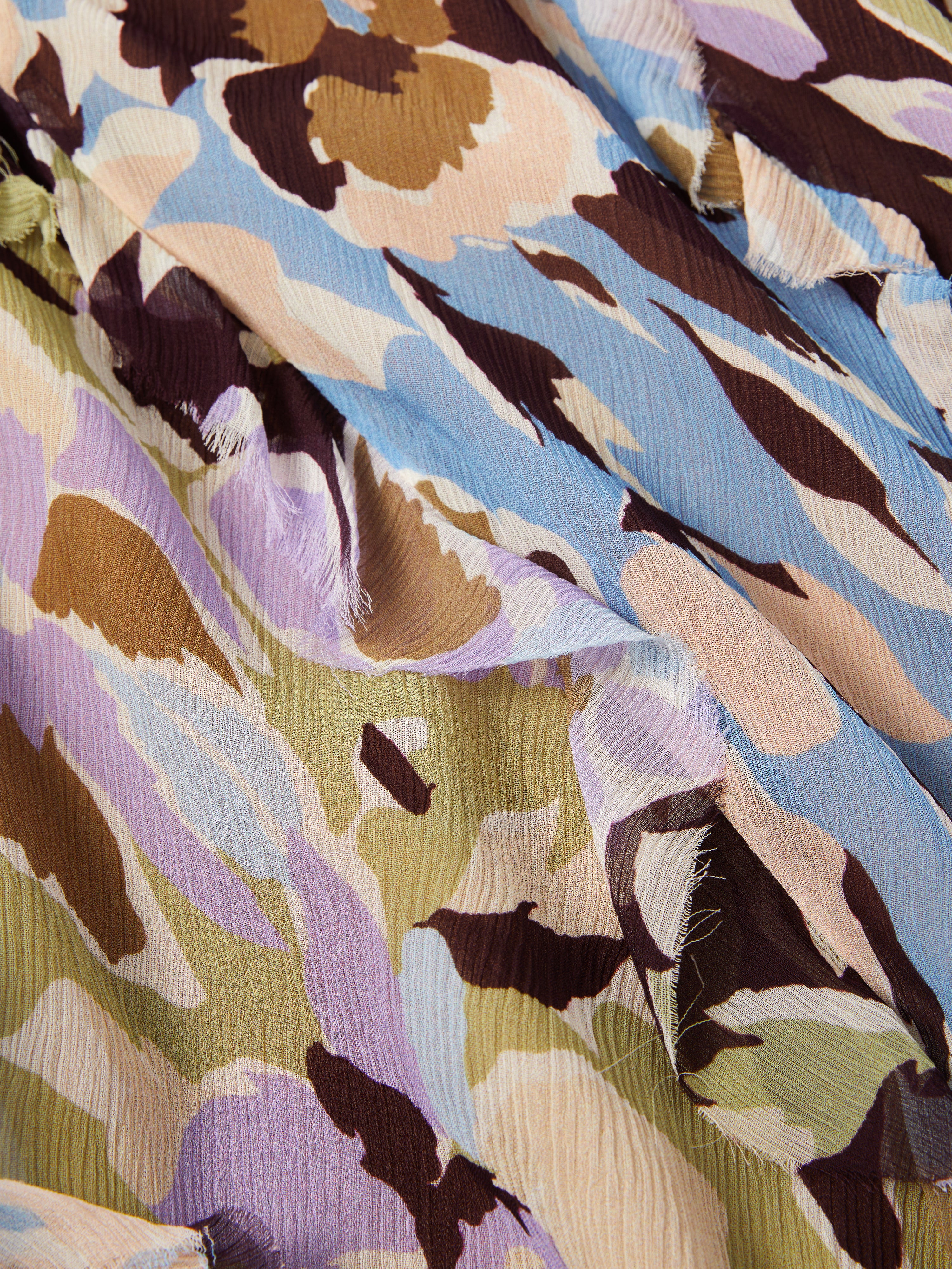 Graphic Pansy Crinkle Skirt | Lilac - Image 6
