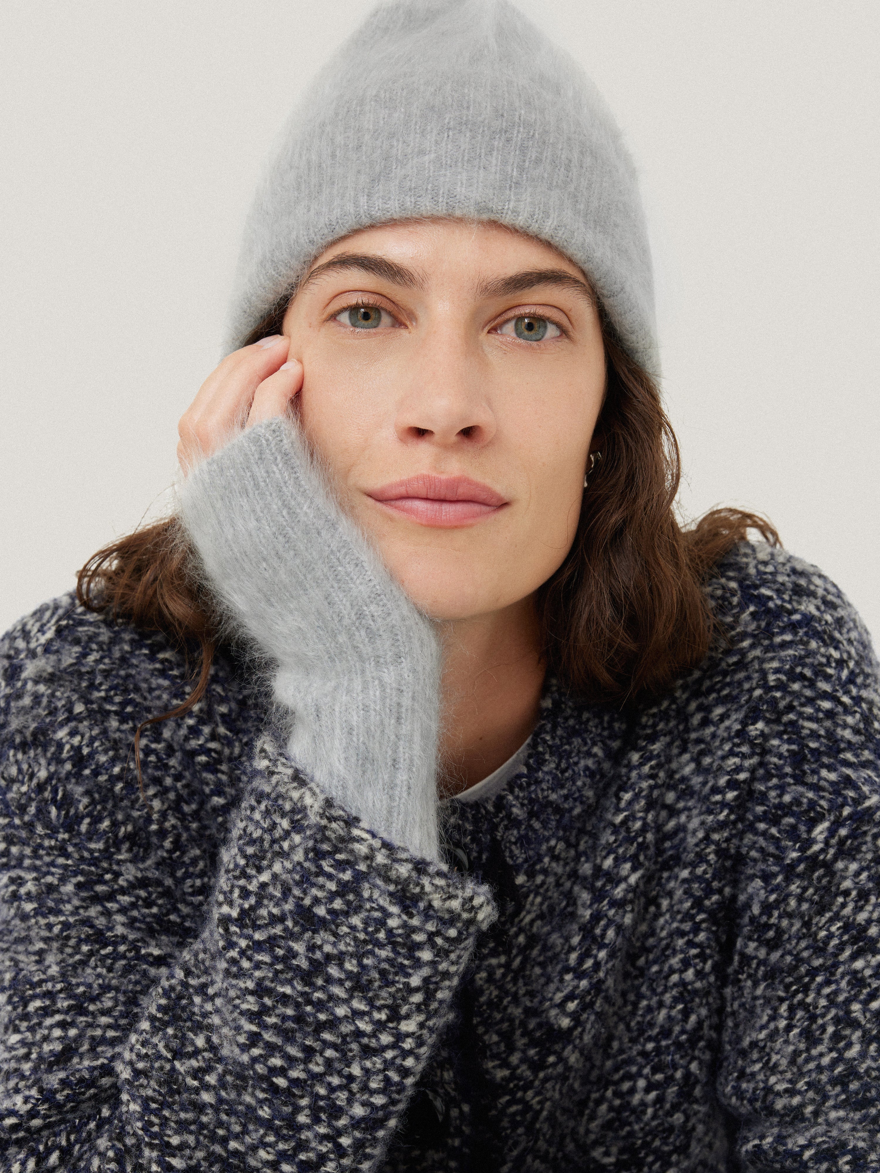 Halo Cashmere Mittens | Grey - Image 2