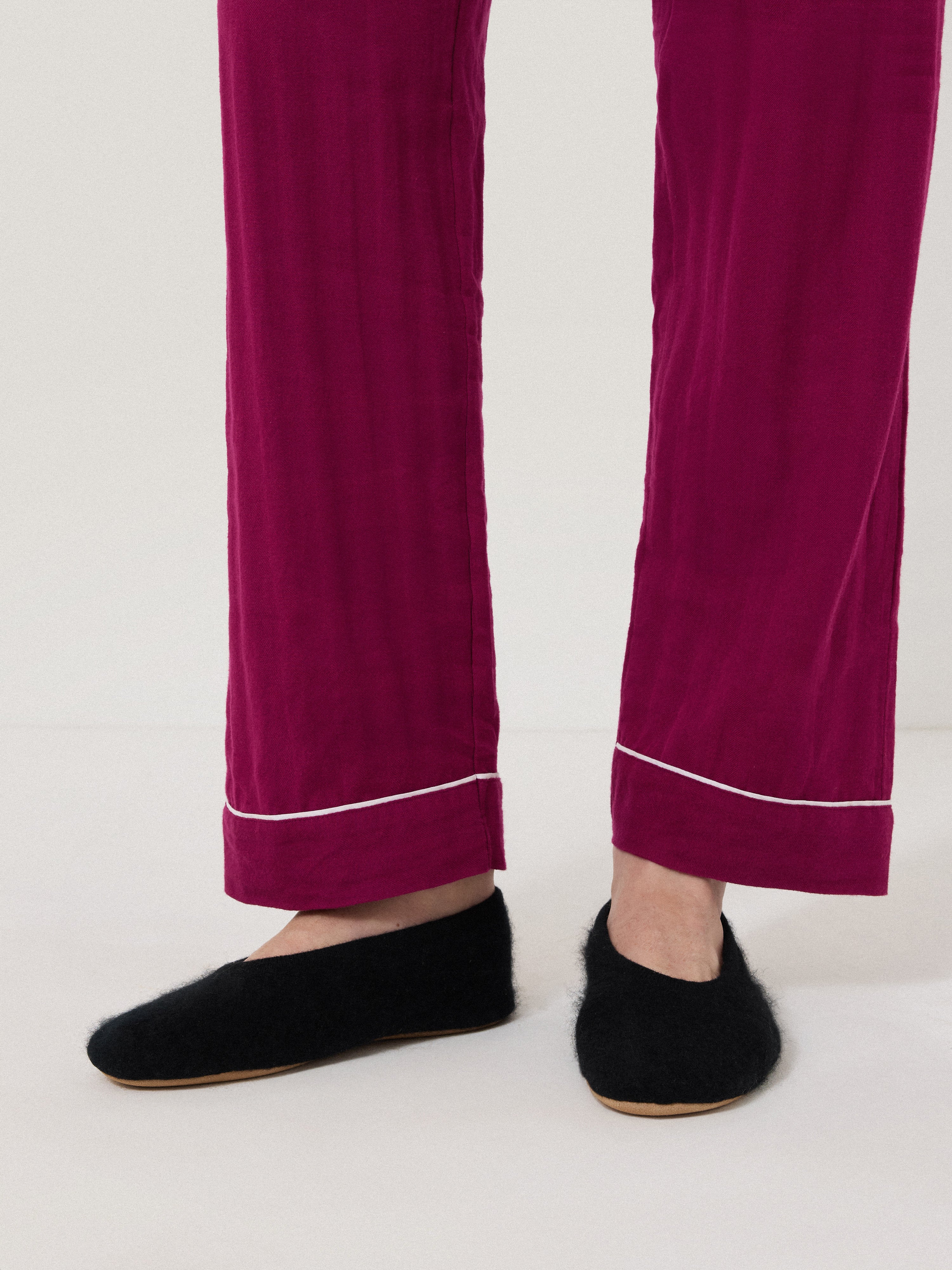 Halo Cashmere Slipper | Black - Image 2