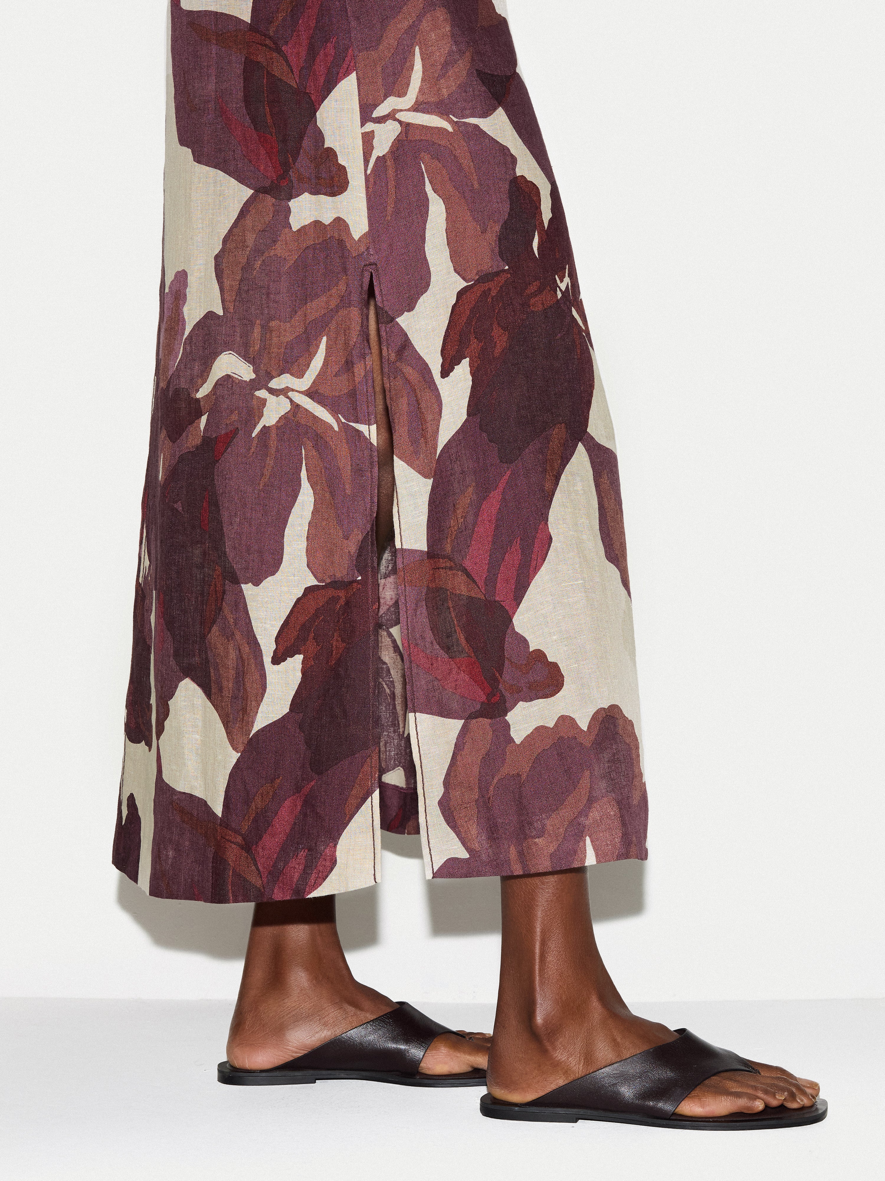 Iris Leaf Linen Dress | Burgundy - Image 5