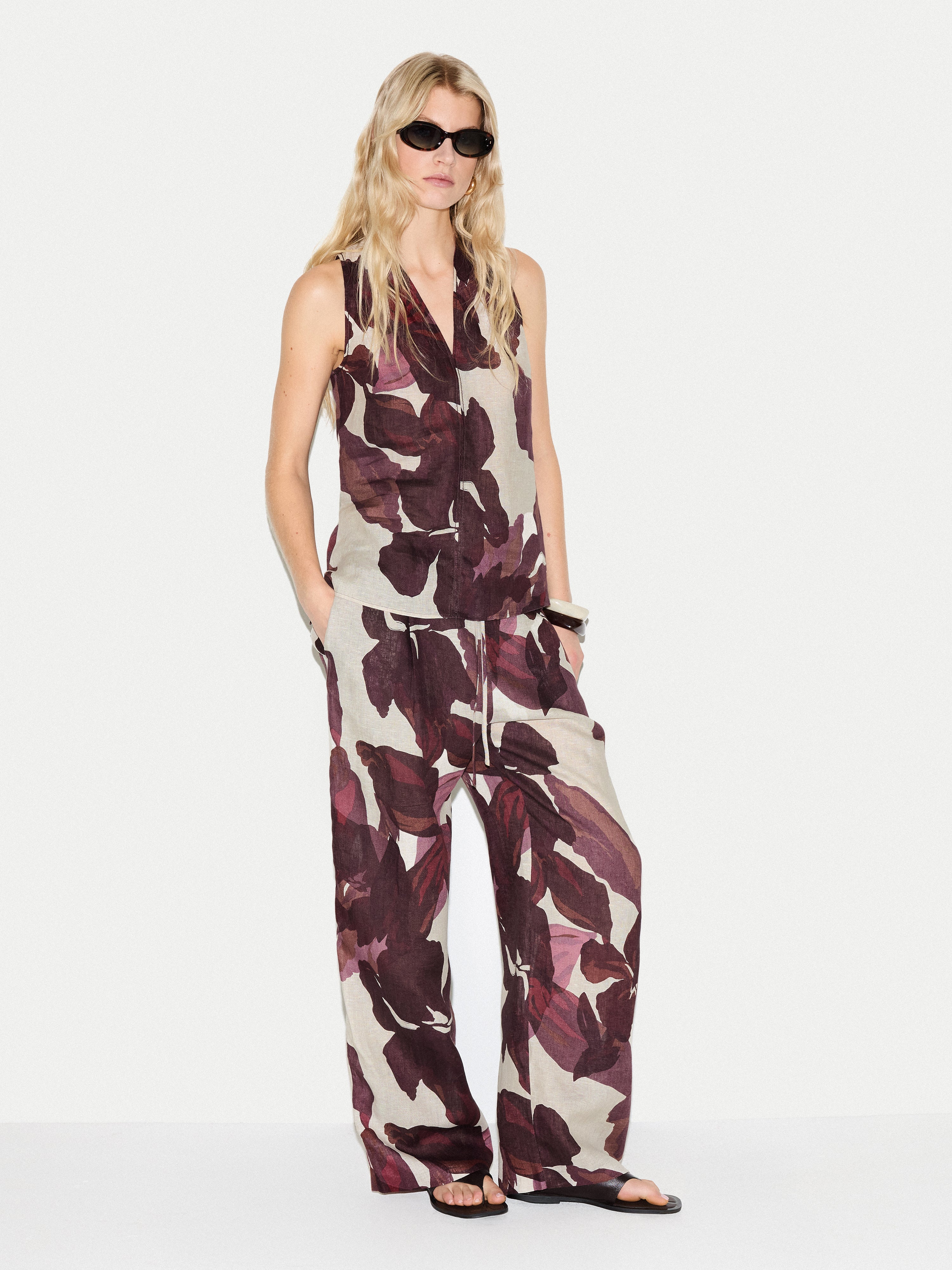 Iris Leaf Linen V Neck Top | Burgundy - Image 5