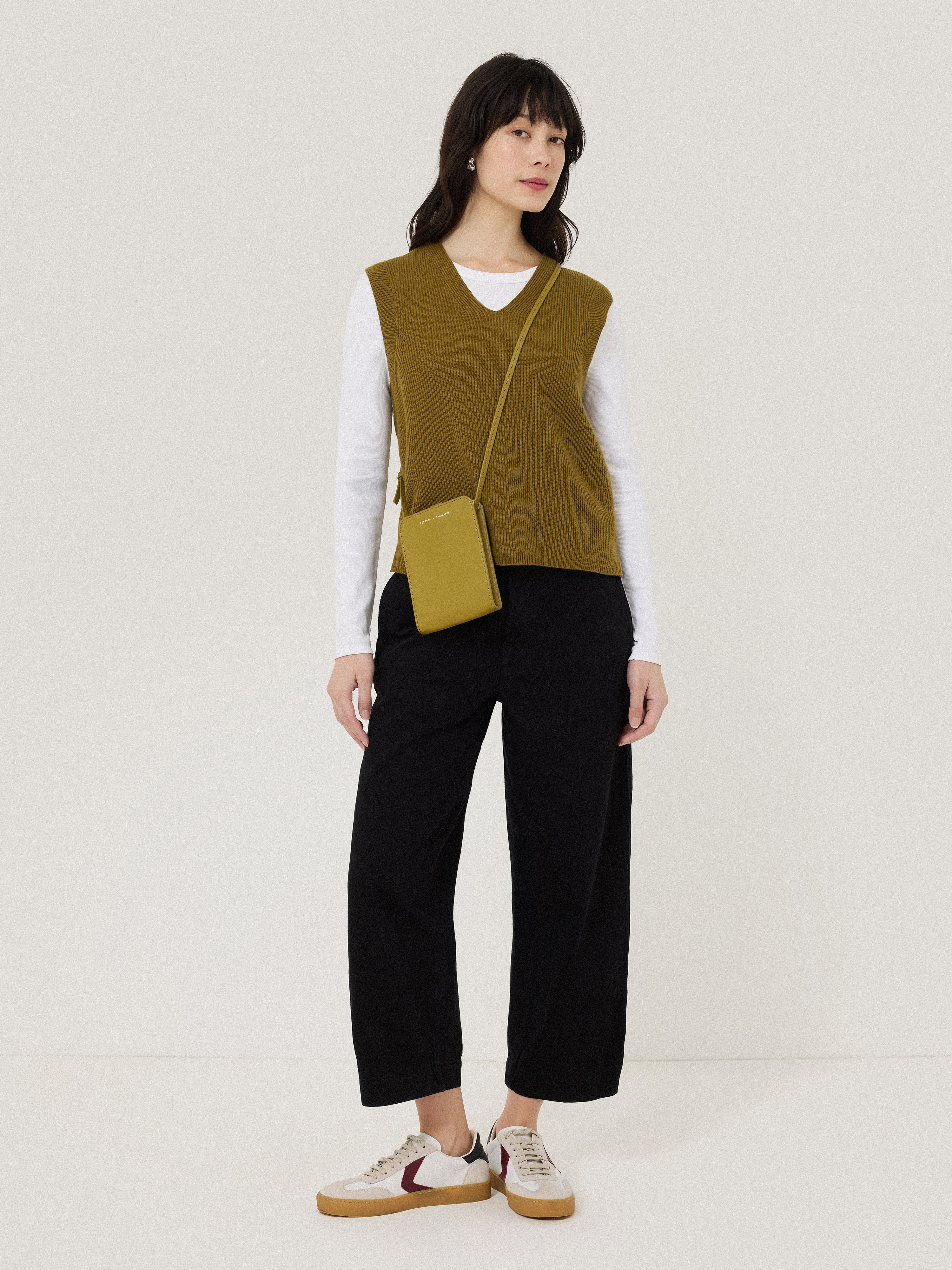 Kensington Barrel Leg Jean | Black - Image 2