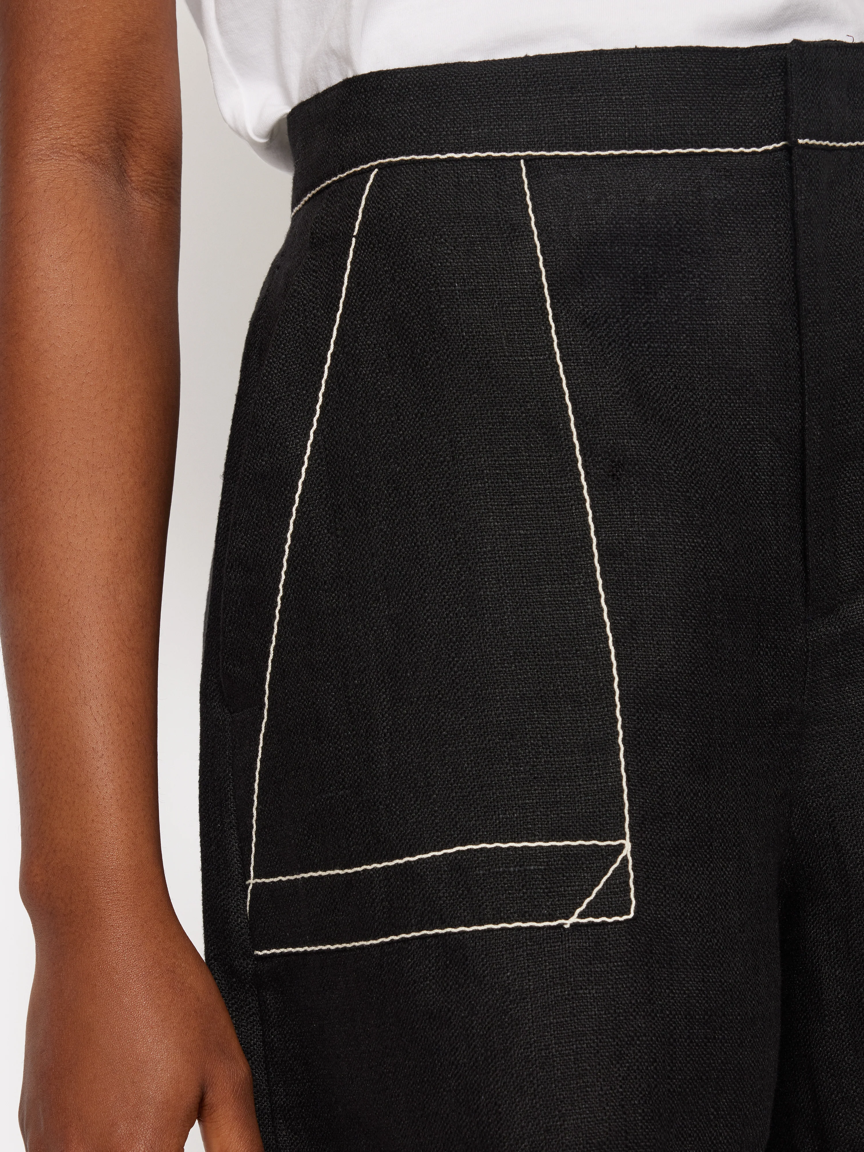 Linen Contrast Stitch Short | Black - Image 4