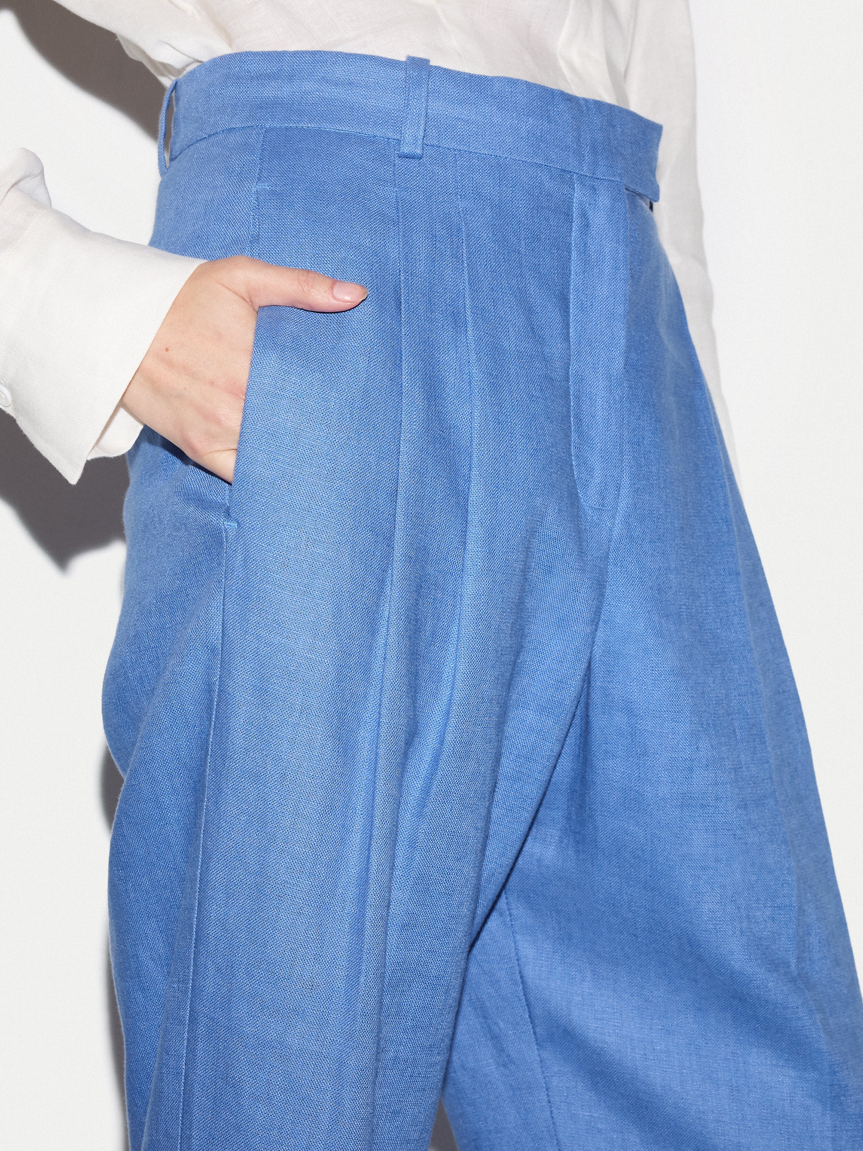 Linen Pleat Tapered Trouser | Blue - Image 3