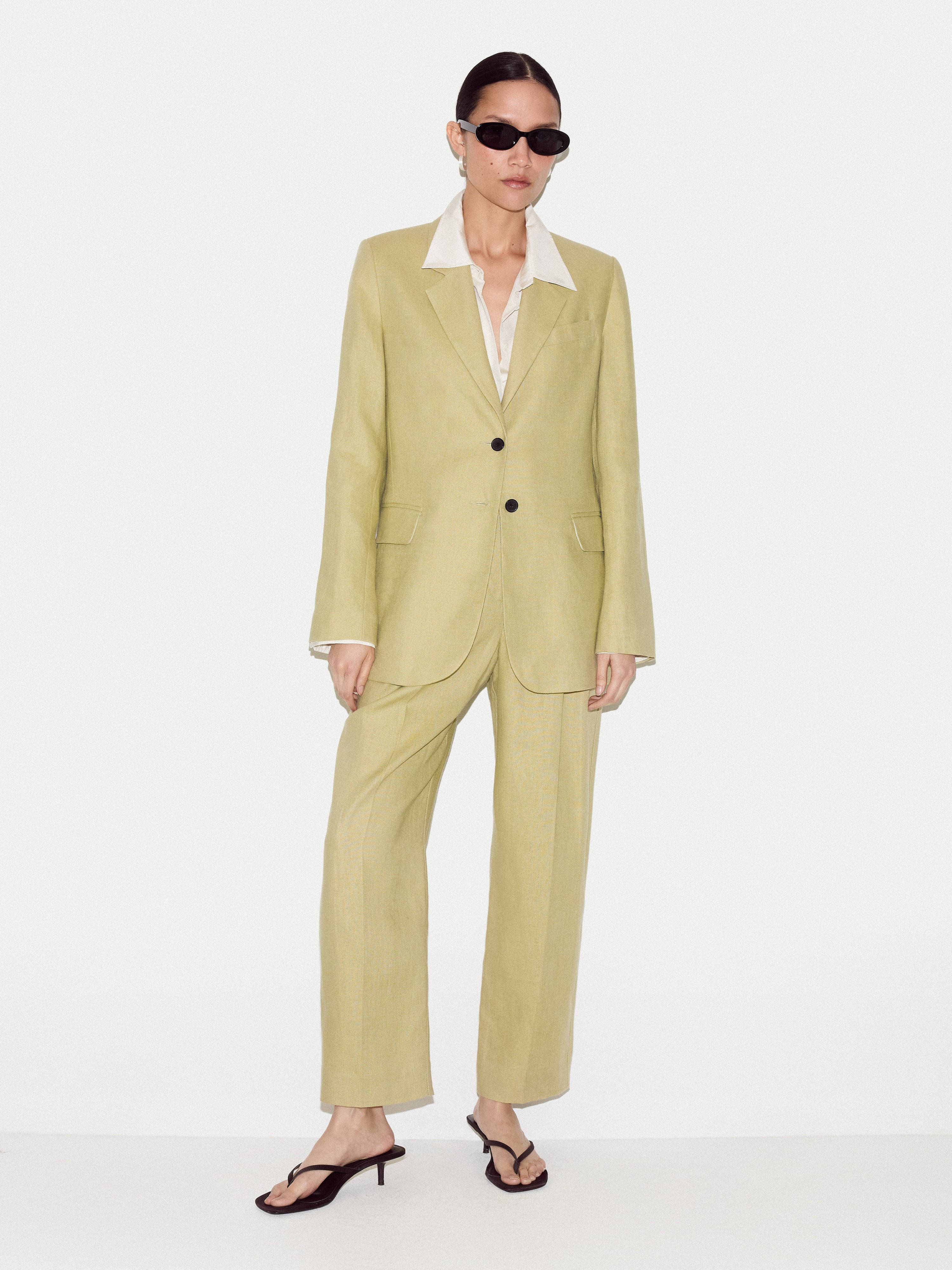 Linen Pleat Tapered Trouser | Green - Image 2