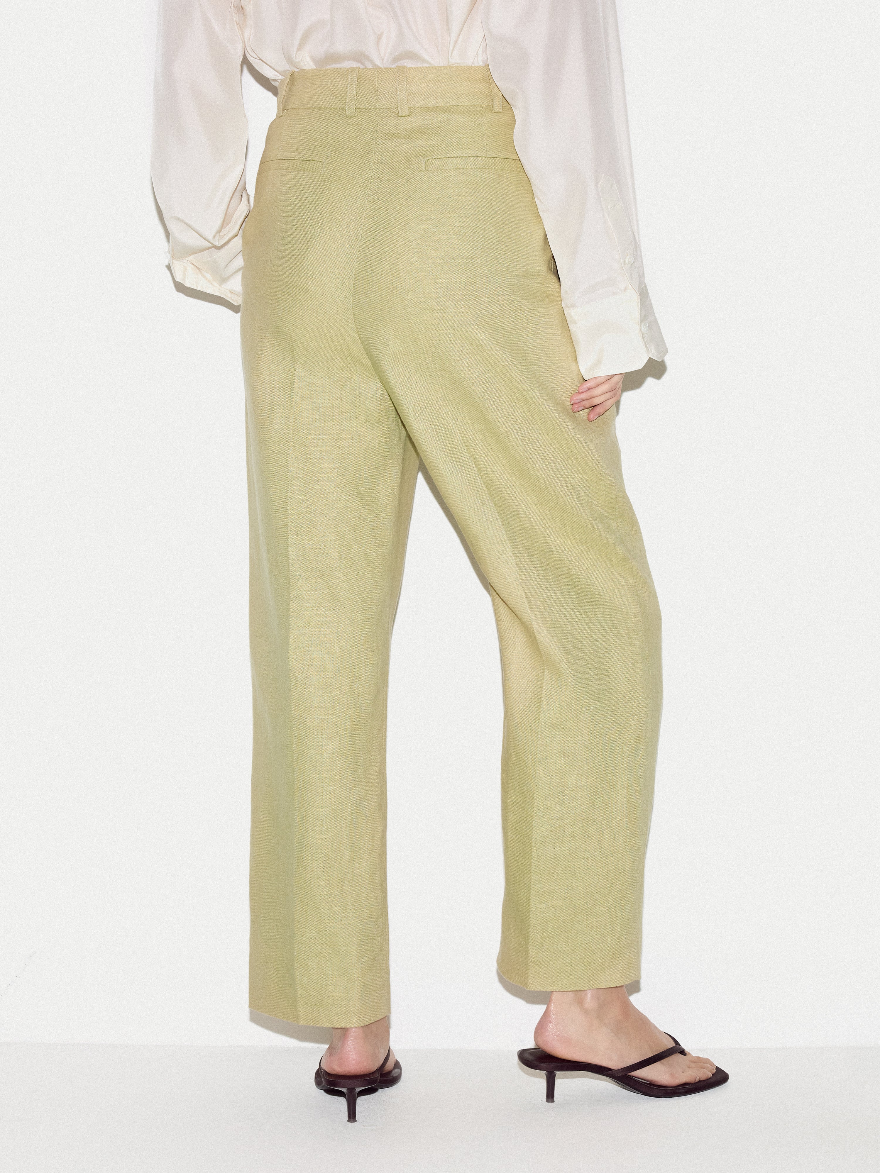 Linen Pleat Tapered Trouser | Green - Image 6