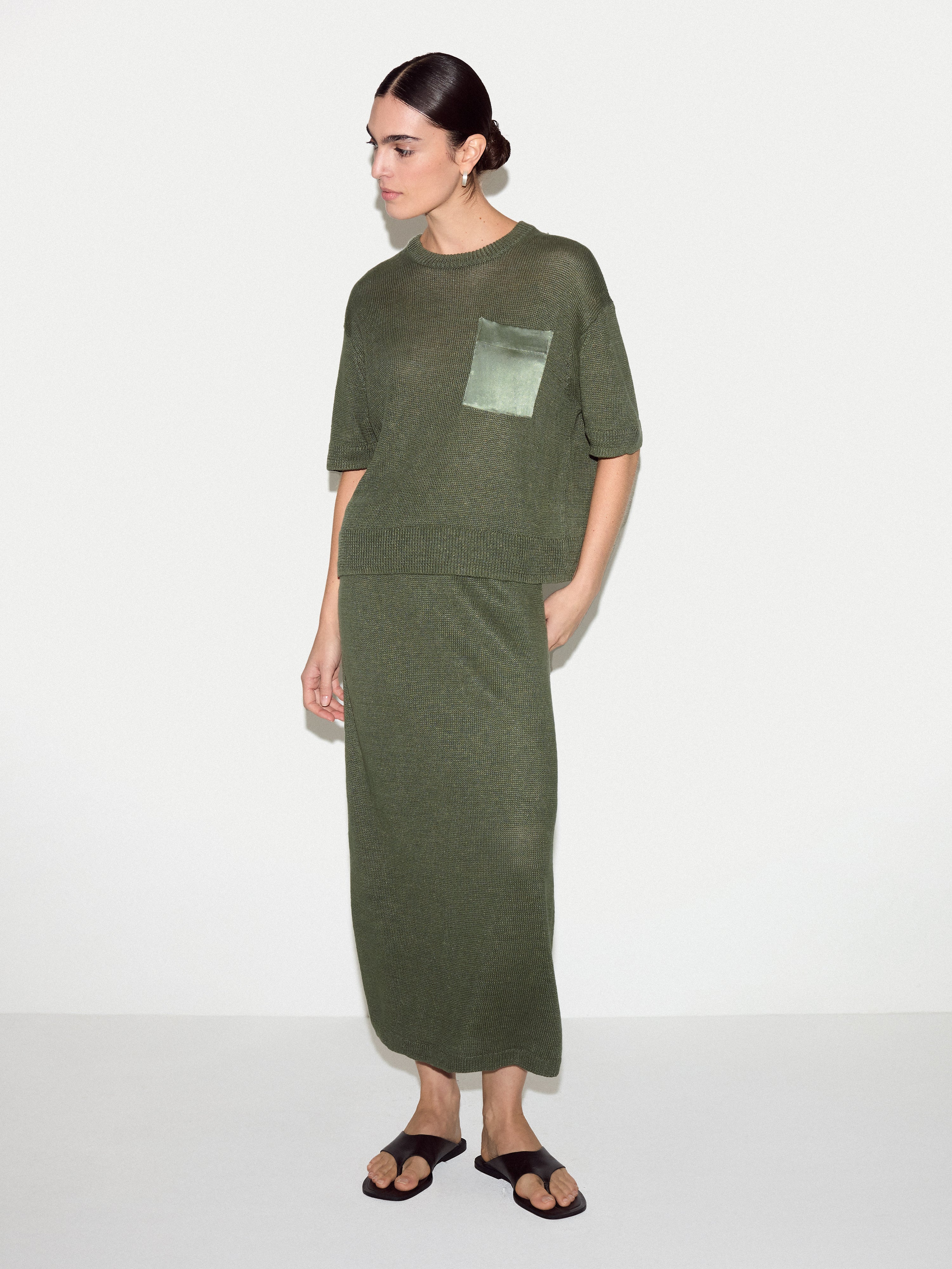 Linen Silk Pocket T-shirt | Green - Image 3