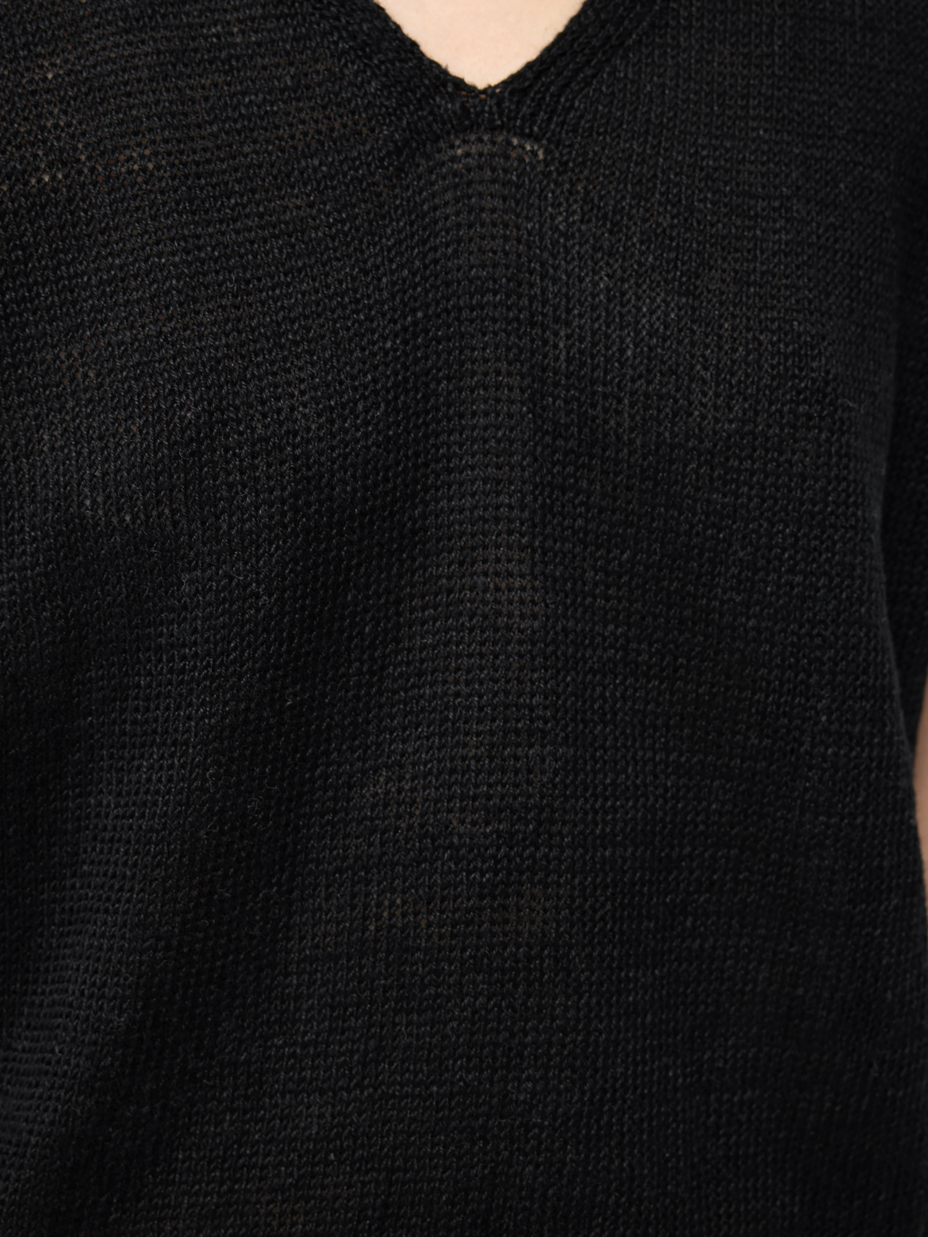 Linen Slub Cropped V Tank Top | Black - Image 7