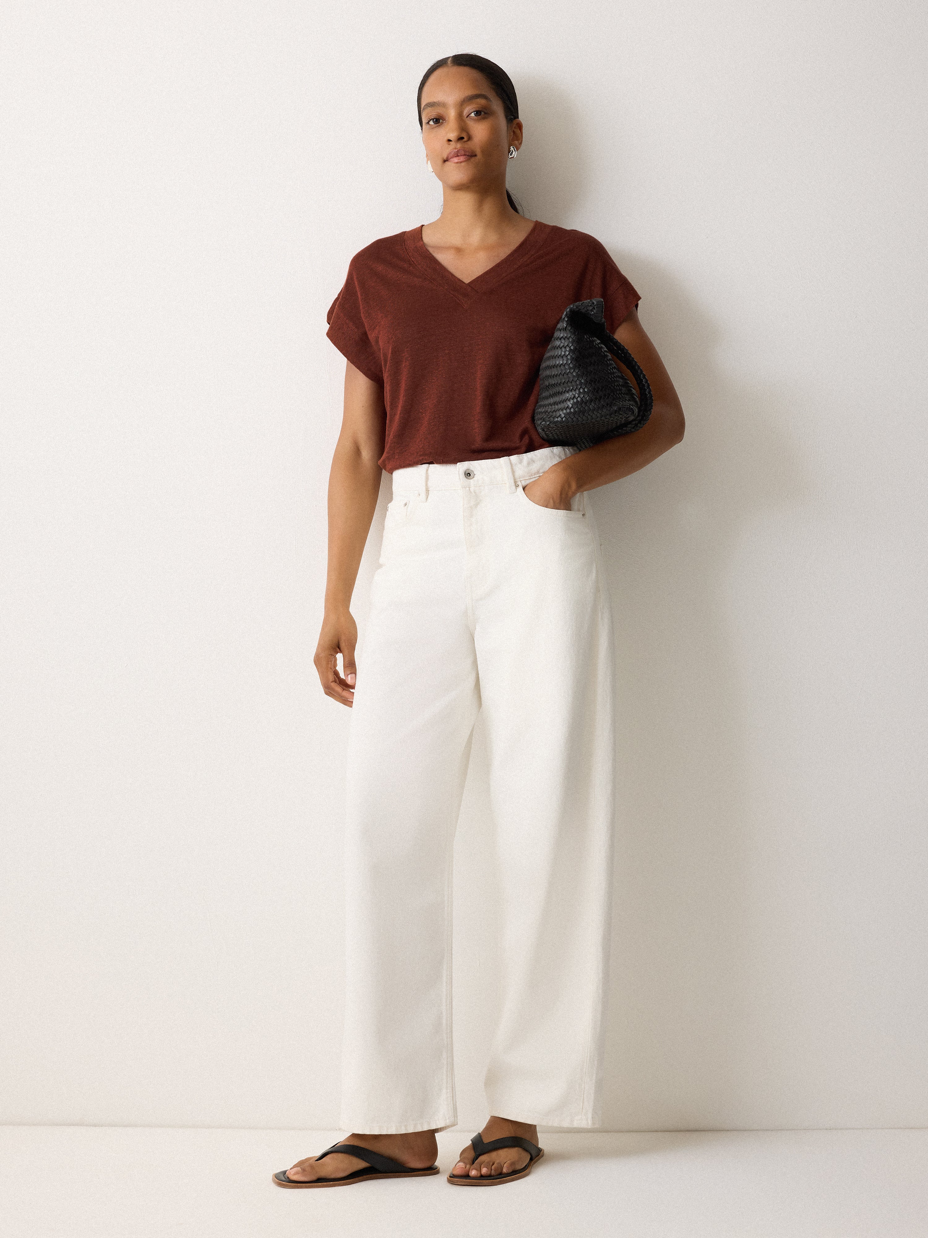Linen V Neck Tee | Brown