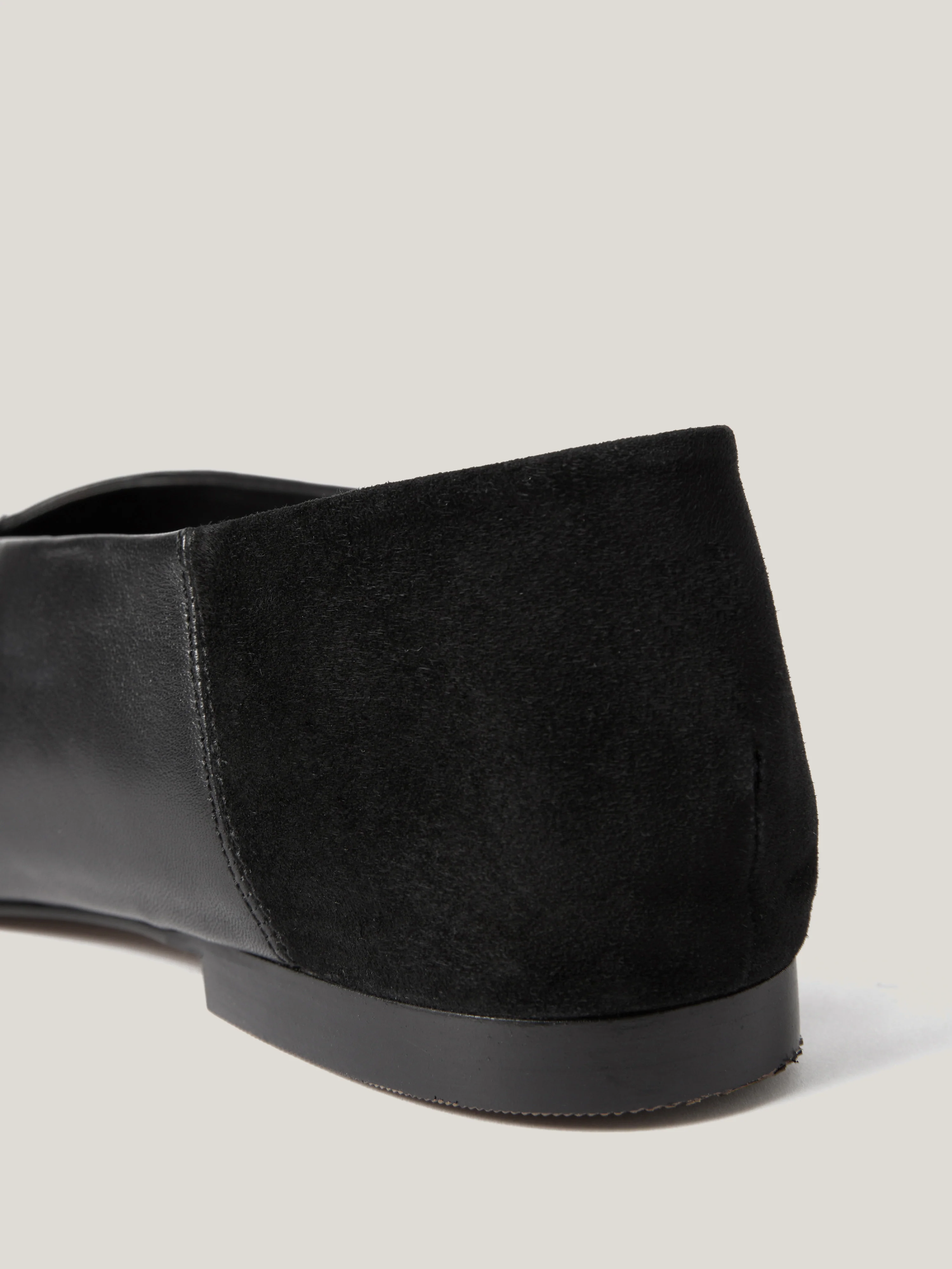 Linnie Flat Pointed Ballerina | Black - Image 4
