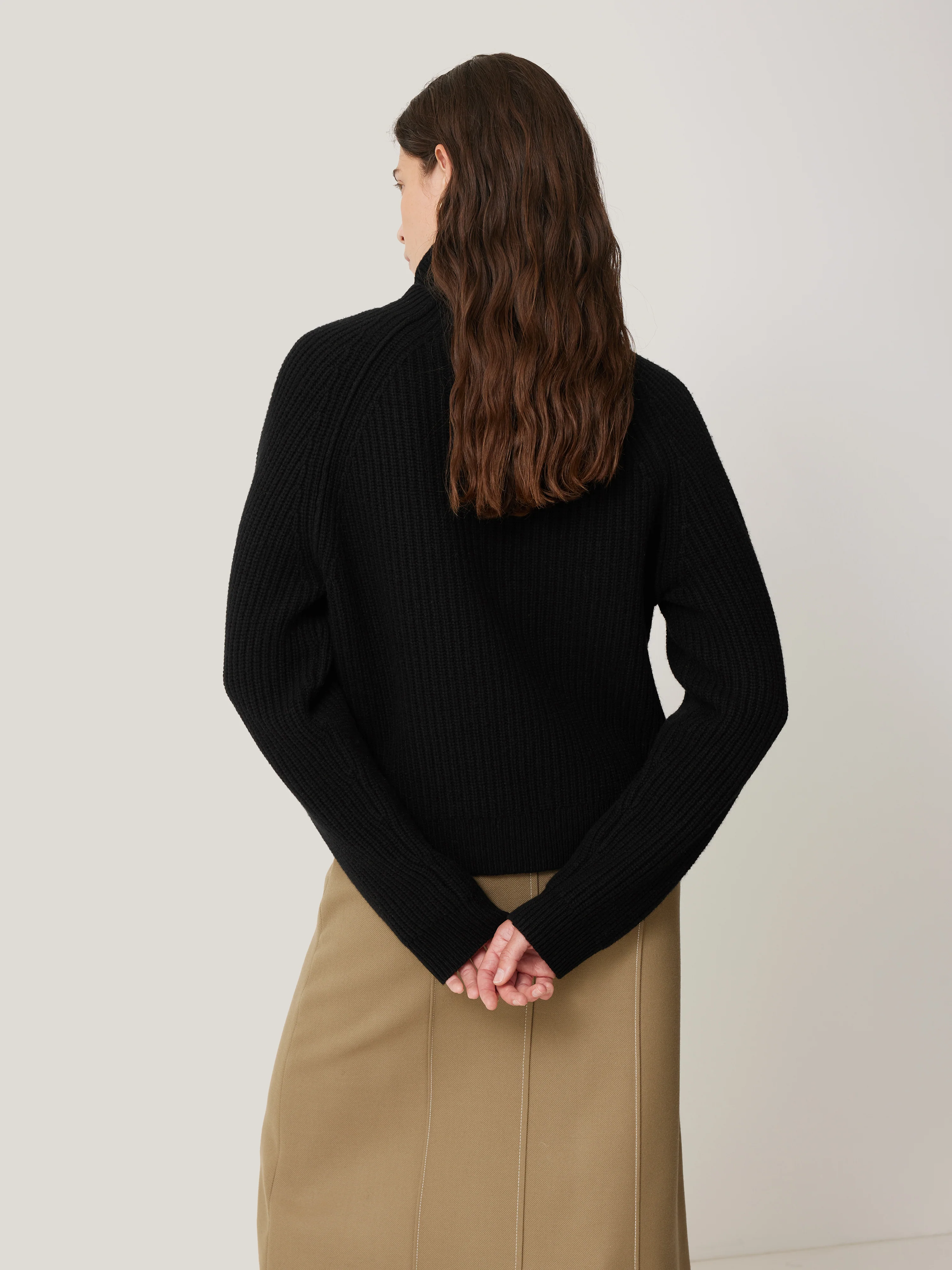 Merino Fishermans Rib Jumper | Black - Image 5