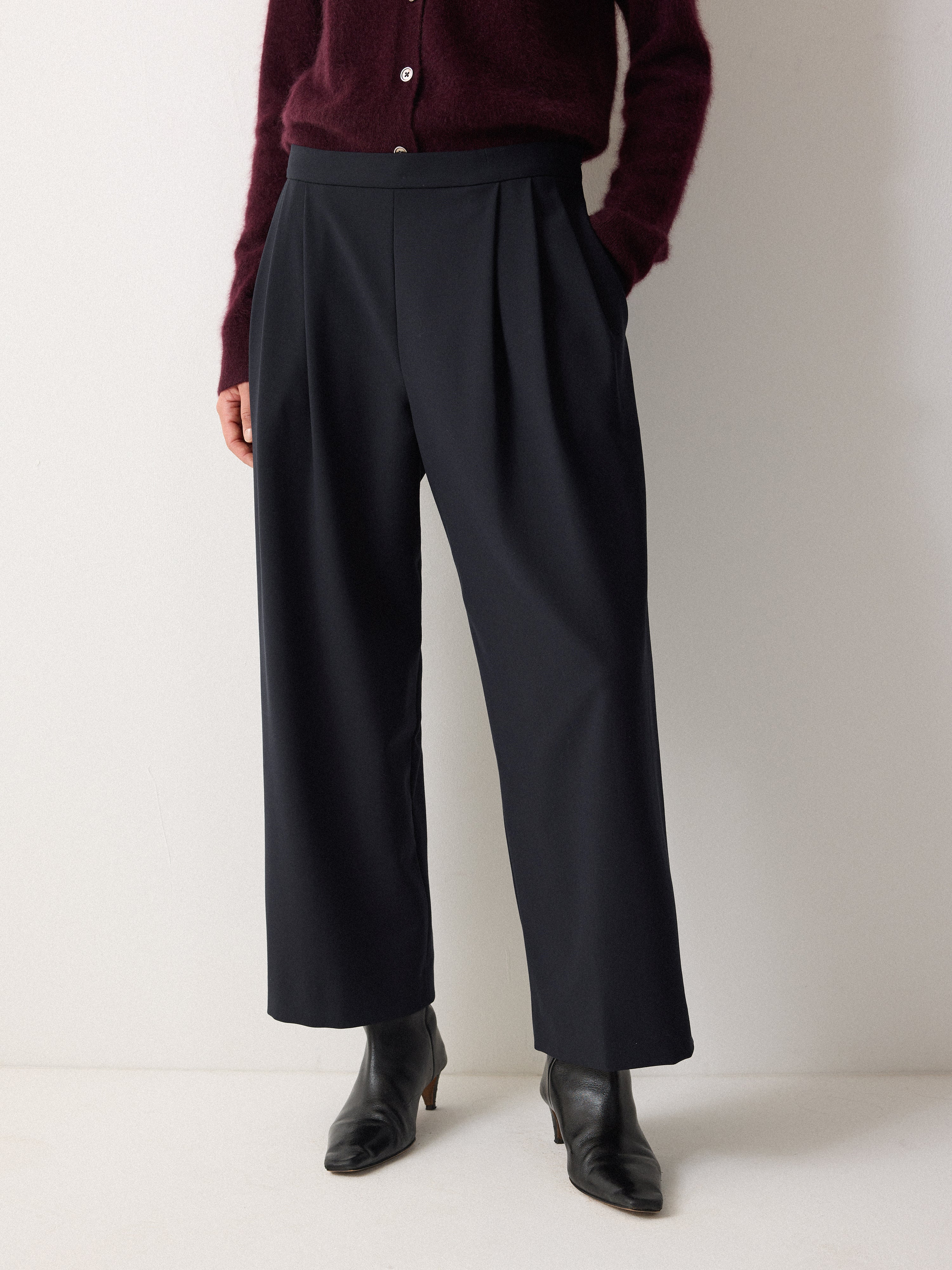 Modern Crepe Pleat Trouser | Navy - Image 3