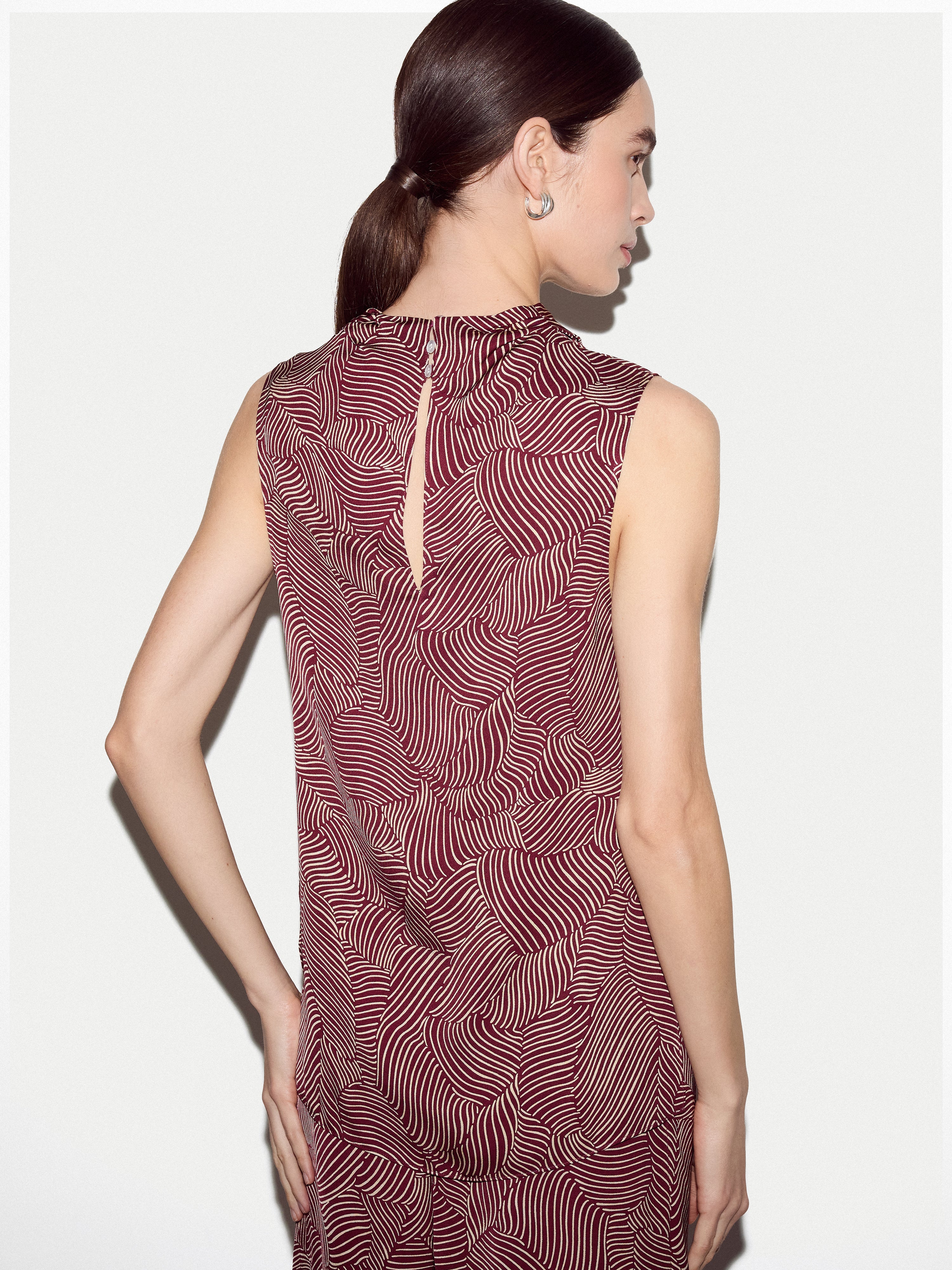 Optic Swirl Cowl Neck Top | Red - Image 4