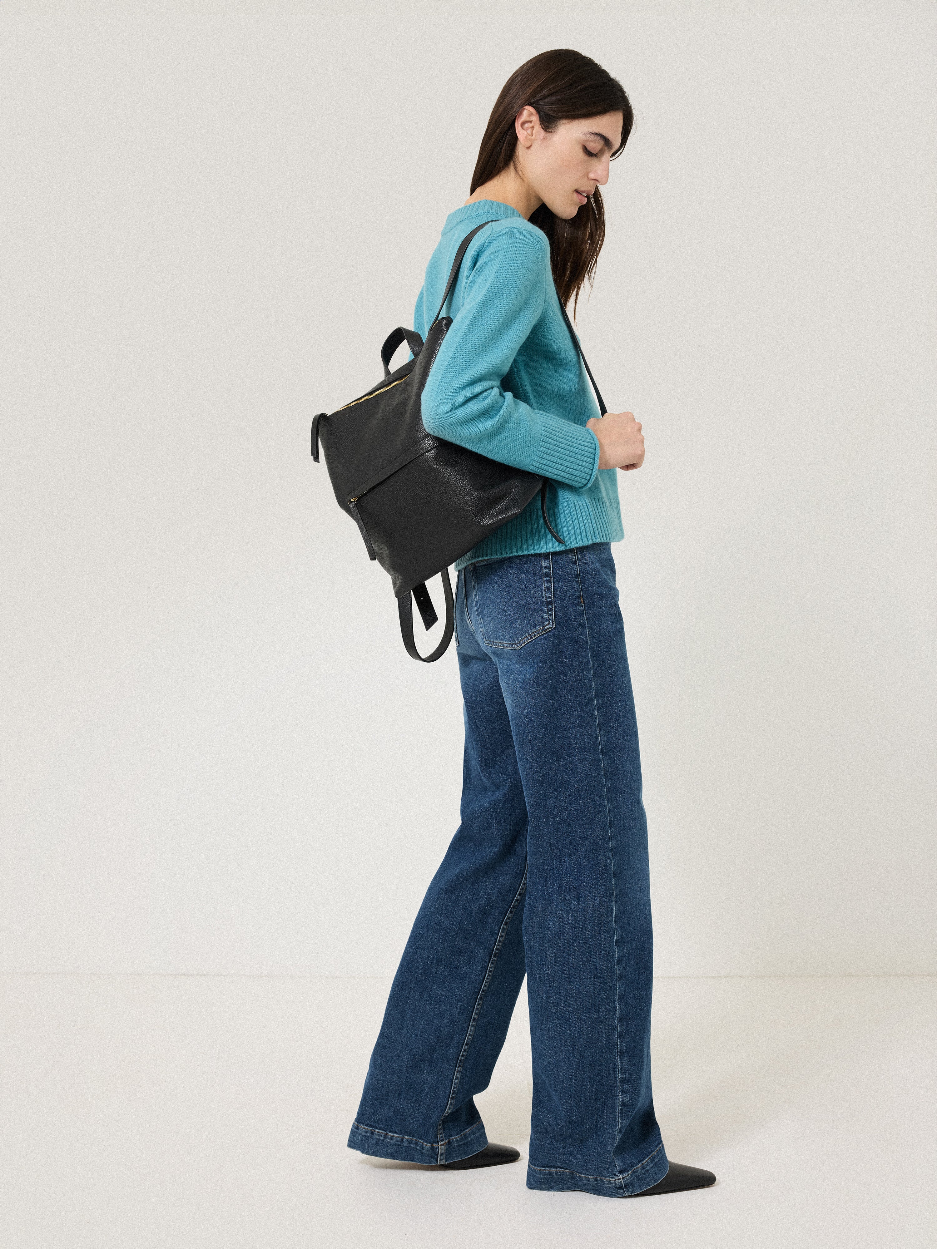Pebble Leather Backpack | Black - Image 5