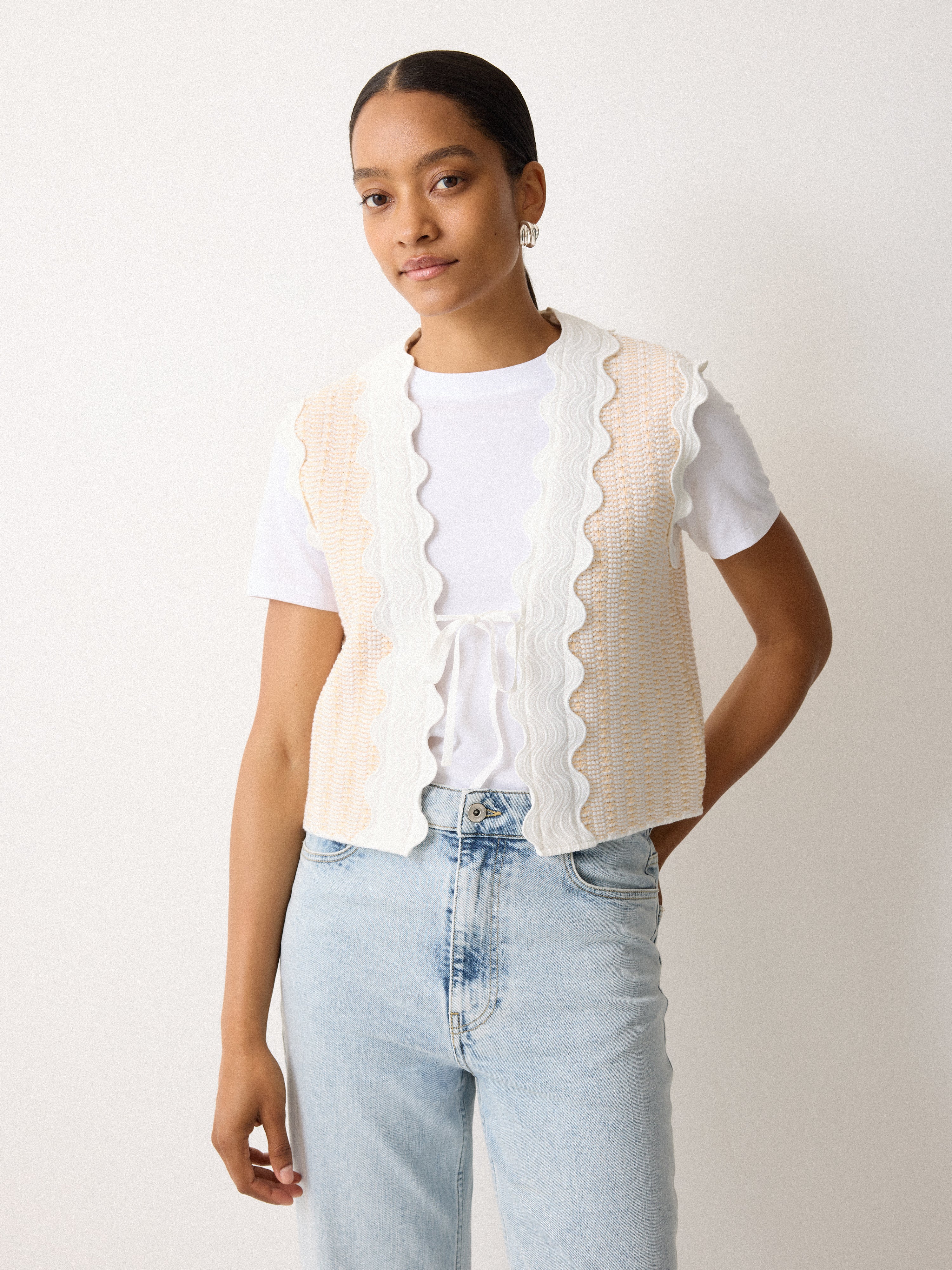 Scallop Trim Waistcoat | Cream - Image 3
