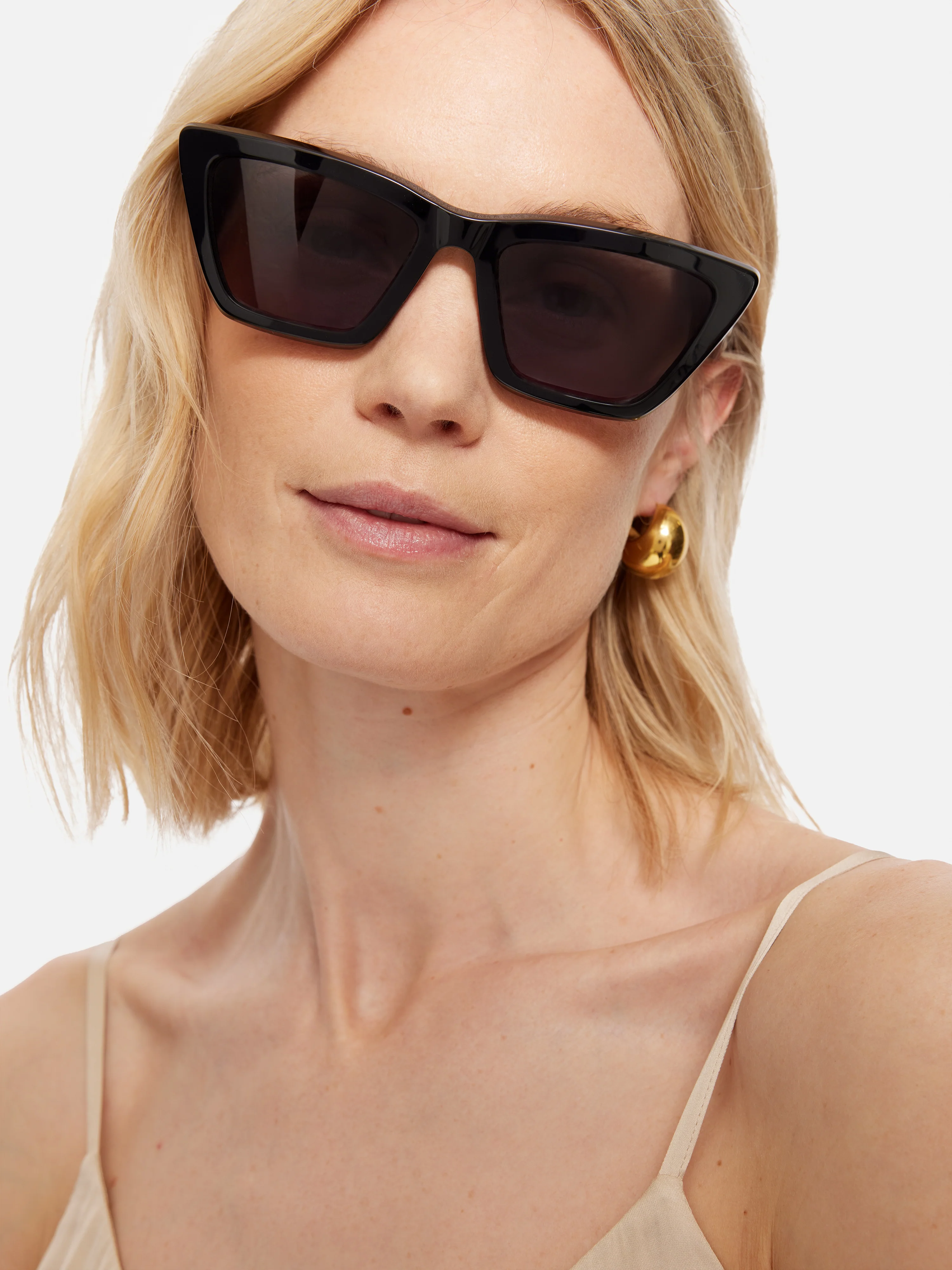 Shere Angled Cats Eye Sunglasses | Black - Image 2