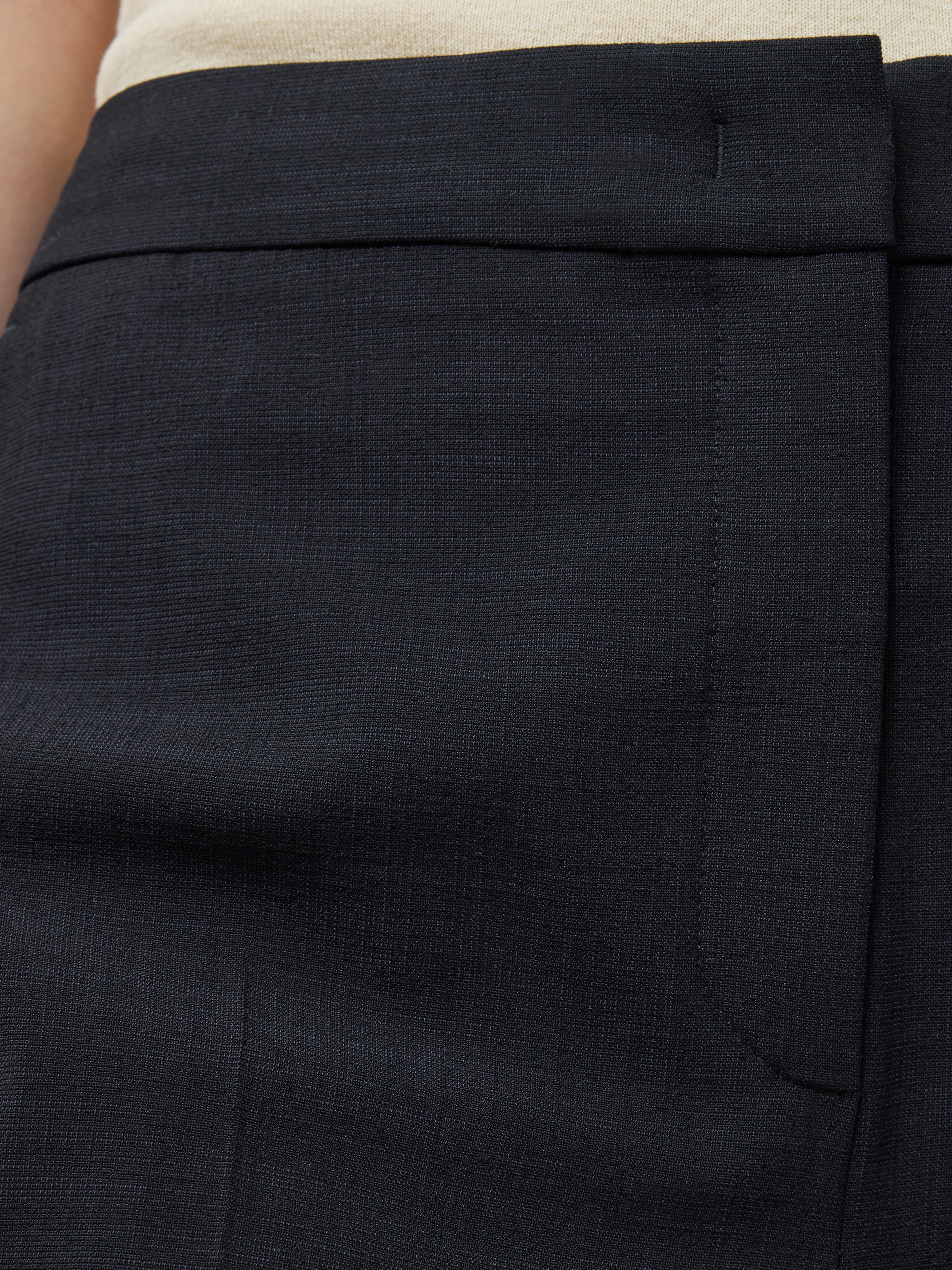 Short Crosshatch Mason Trouser | Navy - Image 7