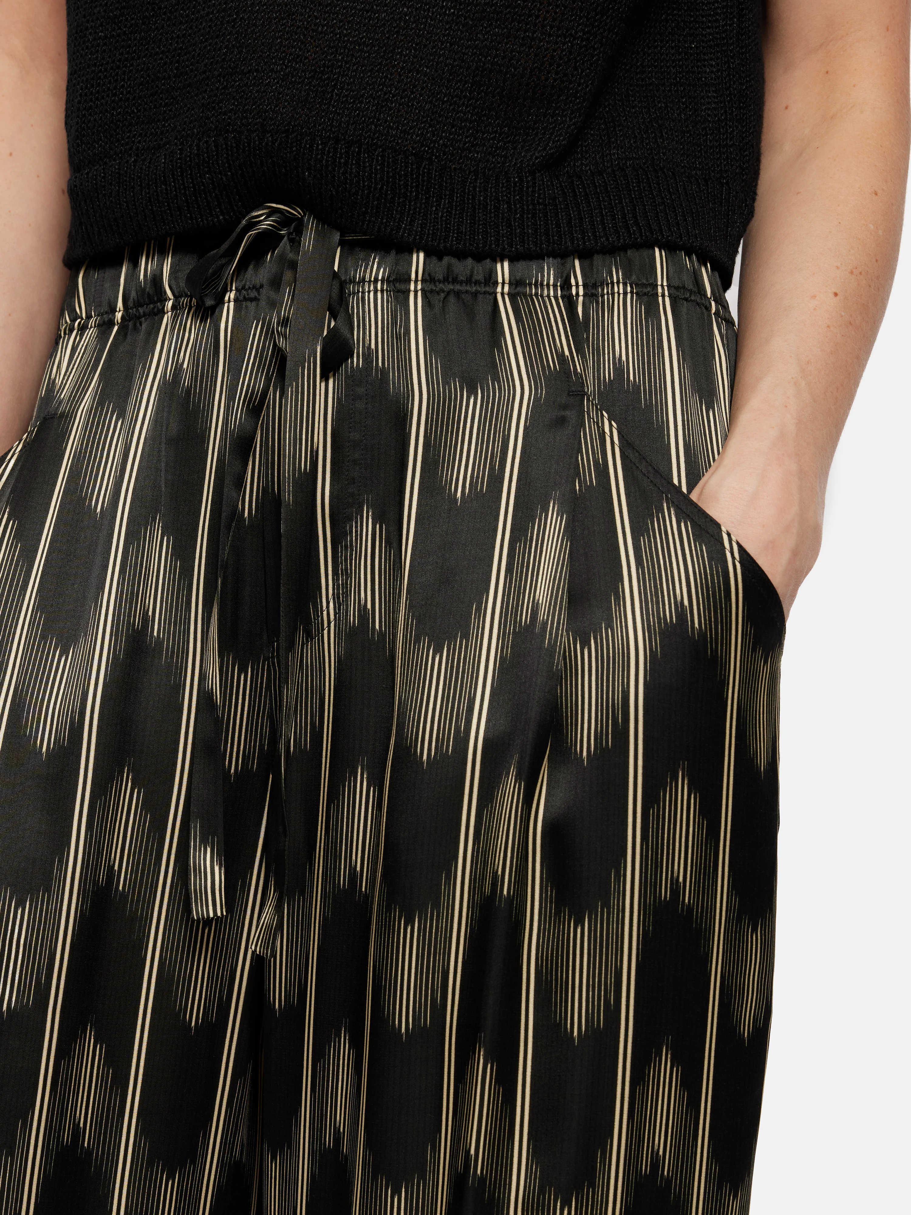 Silk Blend Ikat Stripe Trouser | Black - Image 4