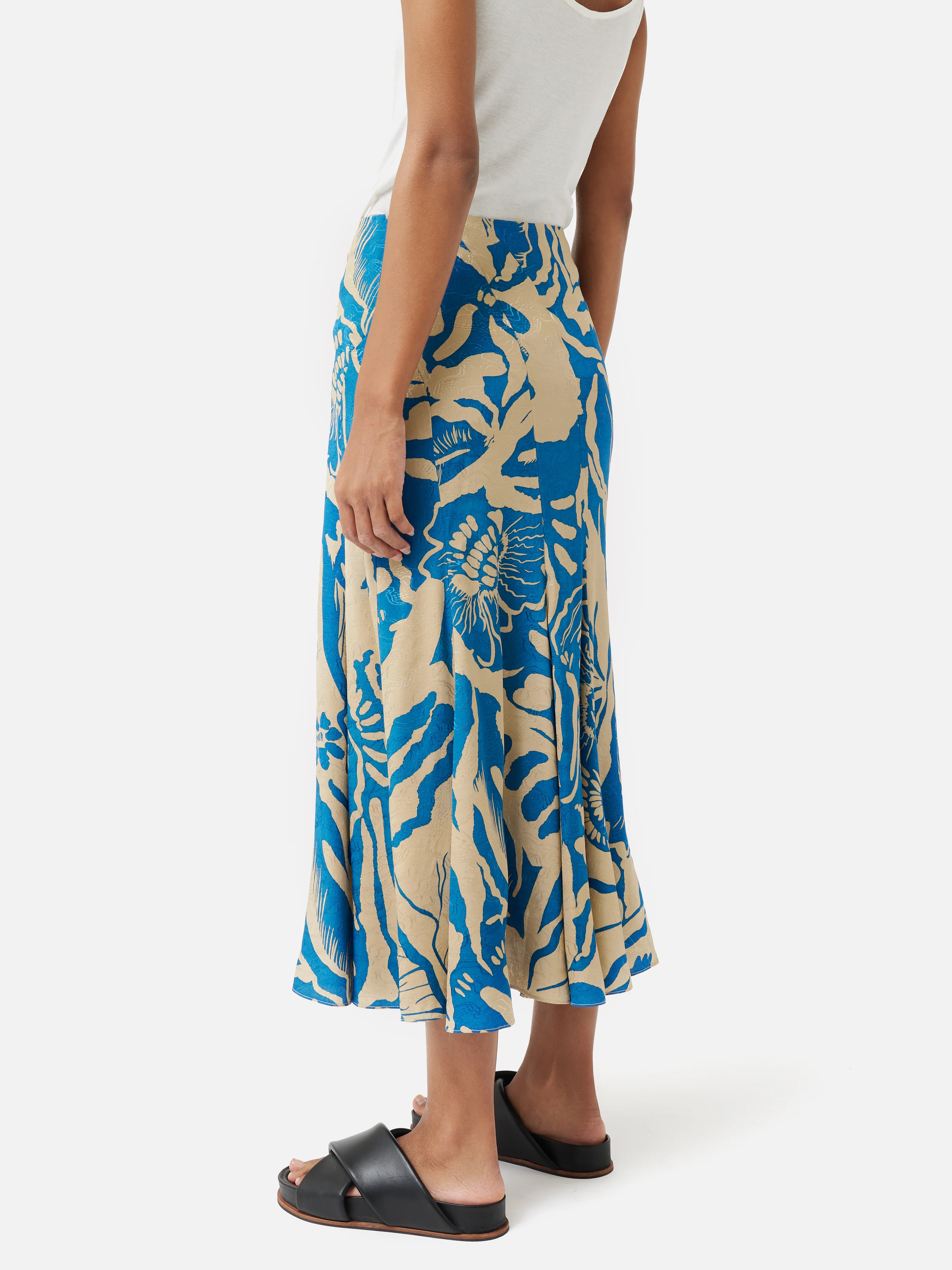 Strokes Floral Jacquard Skirt | Dark Blue - Image 5