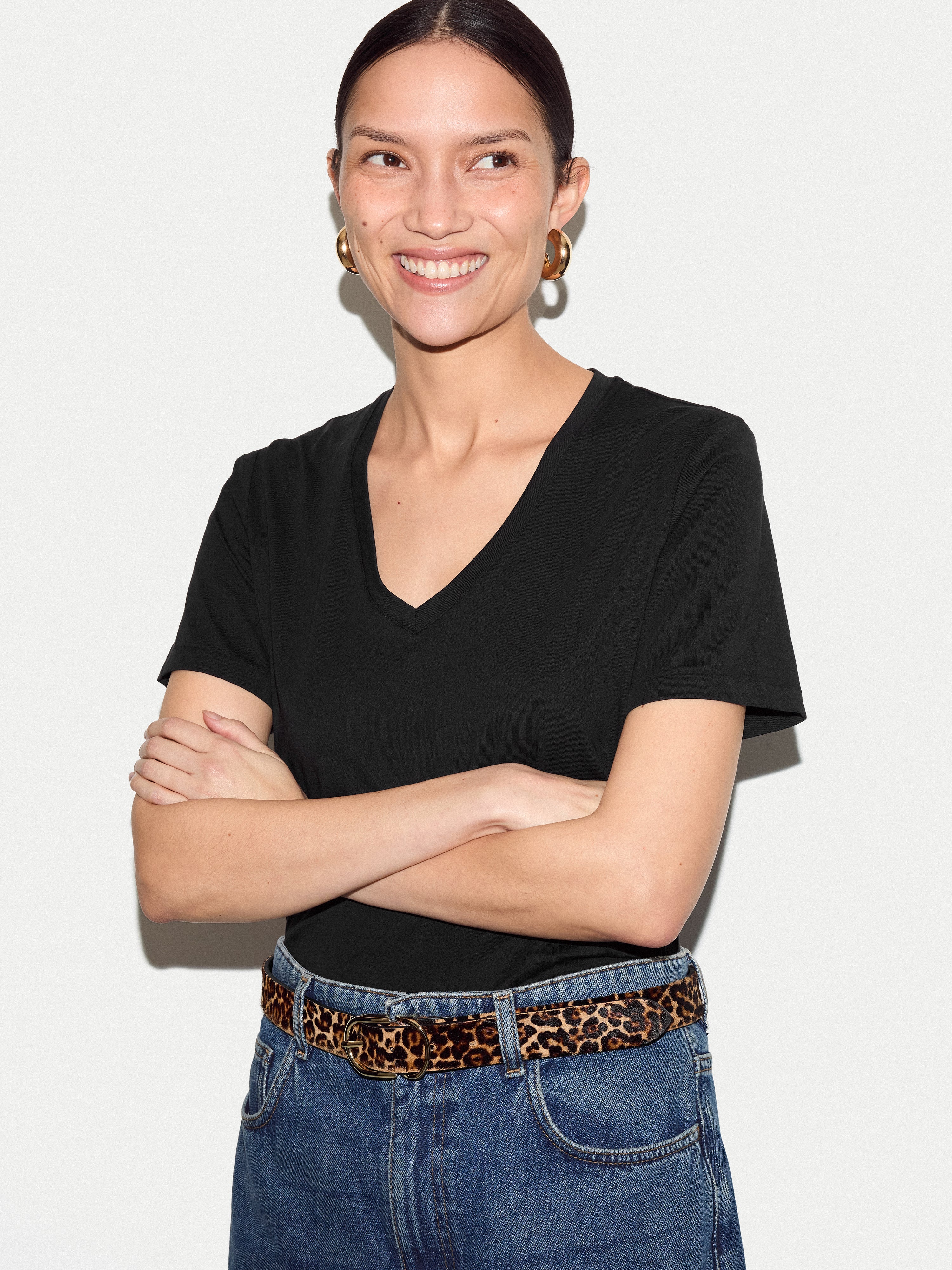 Supima Cotton V Neck T-shirt | Black - Image 2