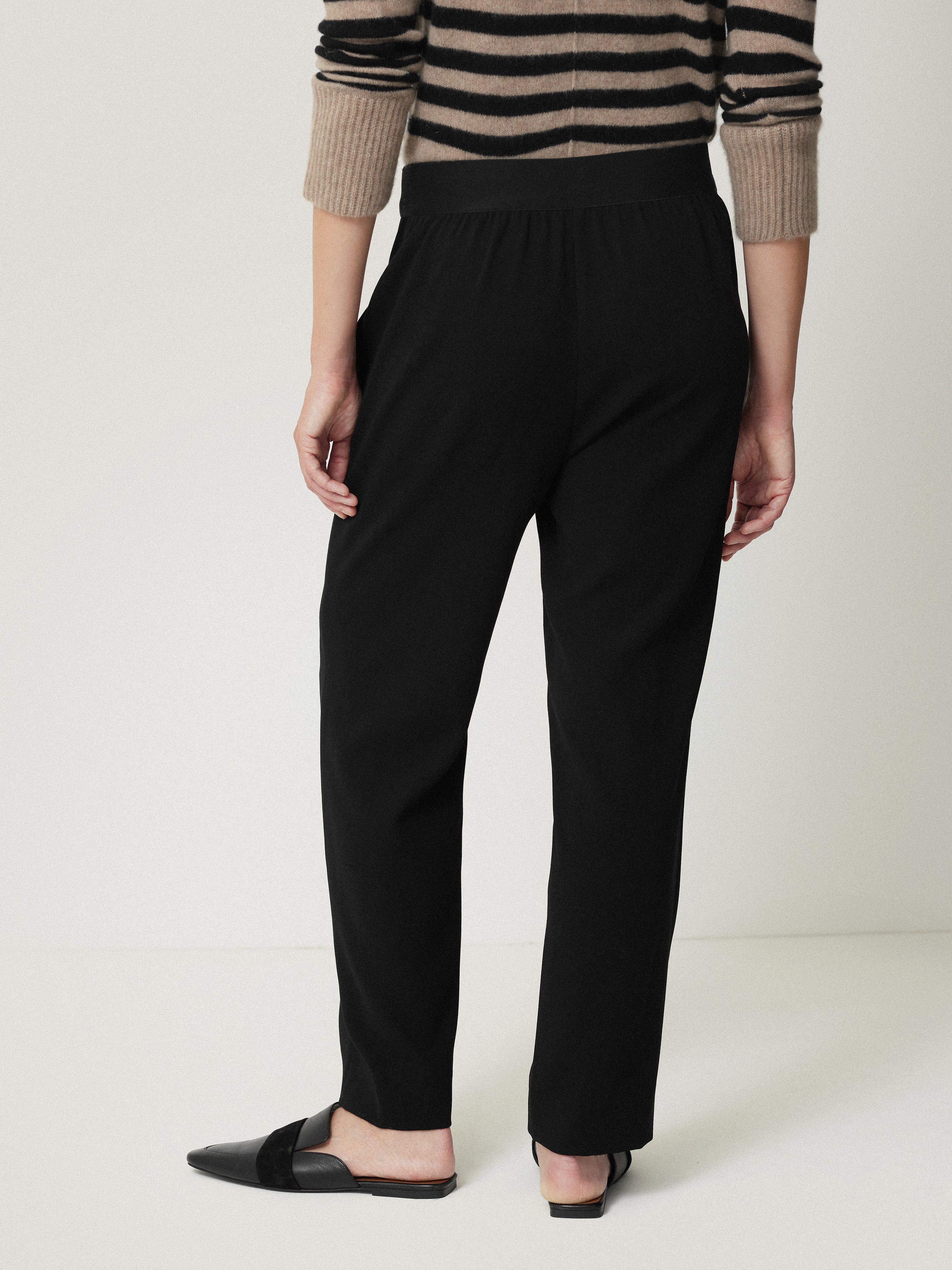 Tailored Smart Jogger | Black - Image 5