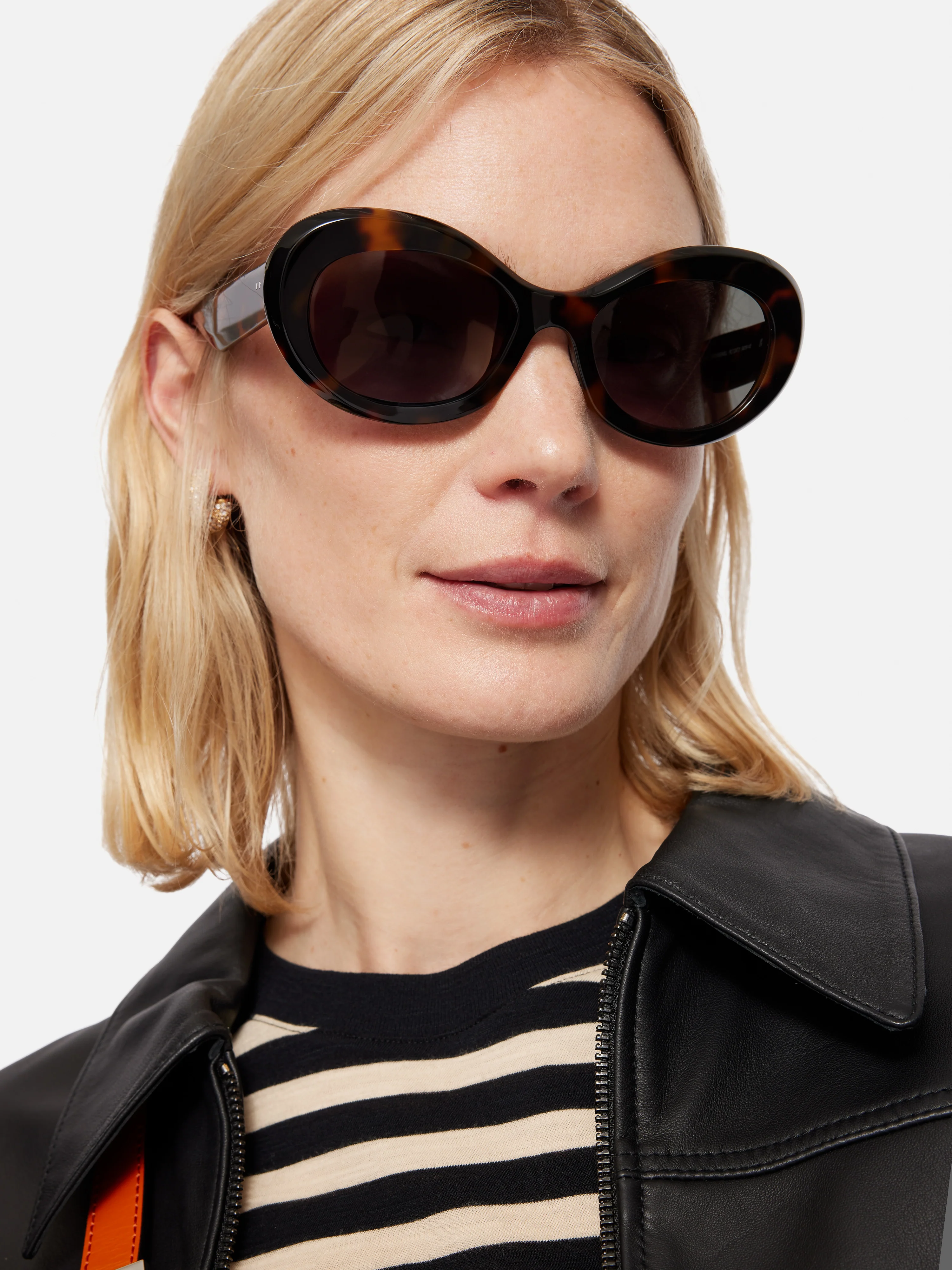 Upton Oval Sunglasses | Tortoiseshell - Image 2
