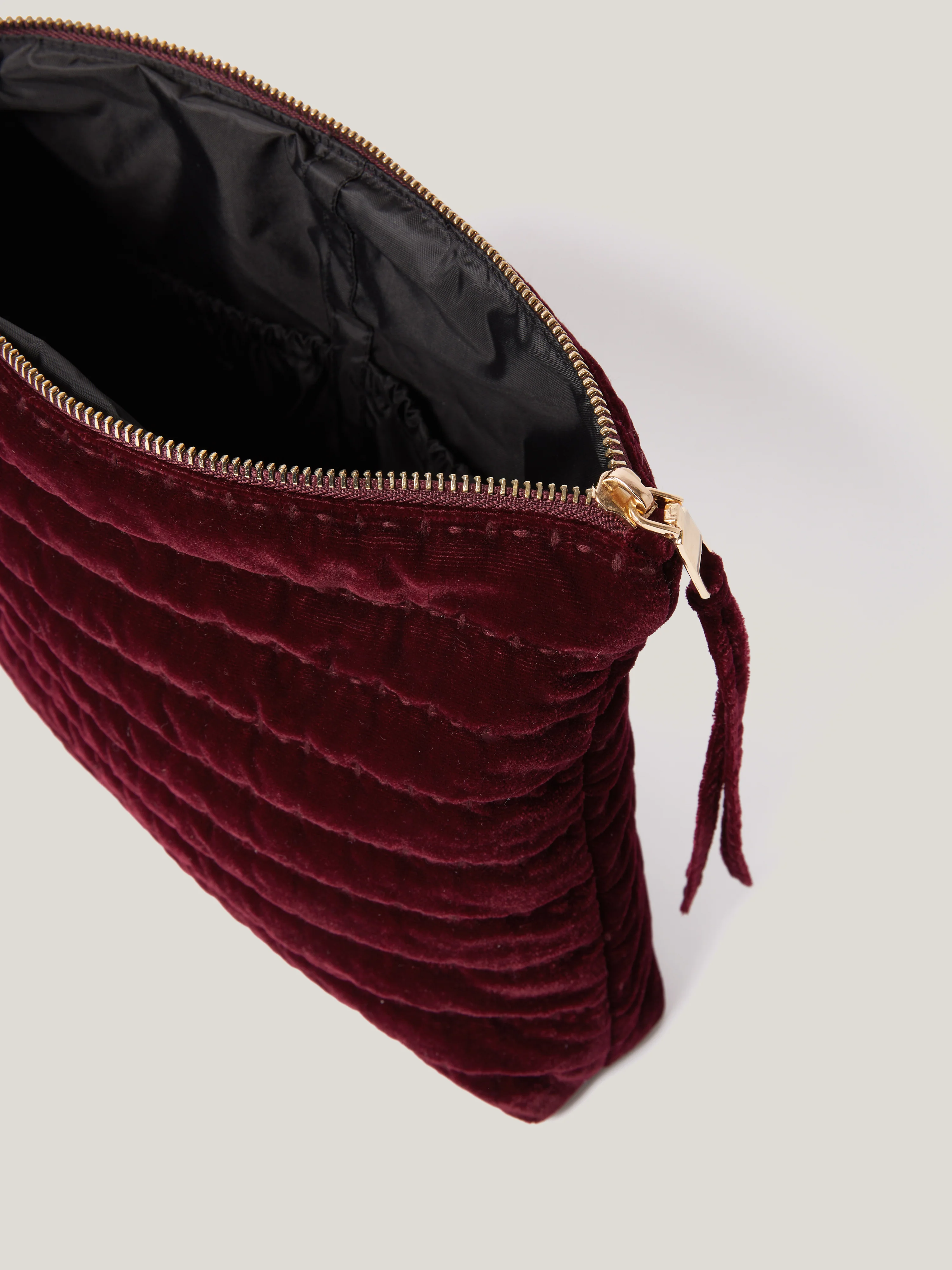 Velvet Quilted Washbag | Burgundy - Image 4