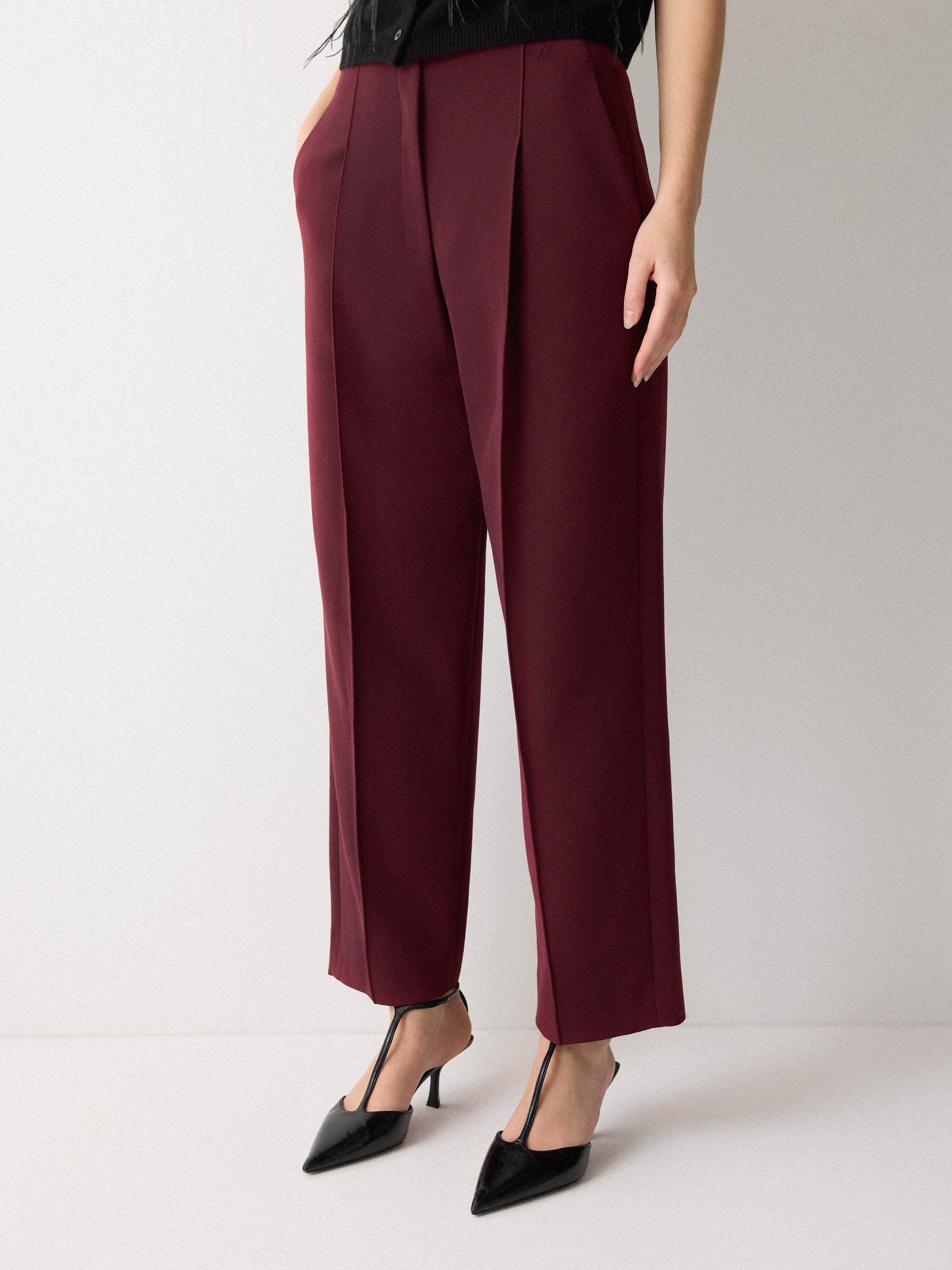 Warren Compact Pleat Trouser | Burgundy - Image 2