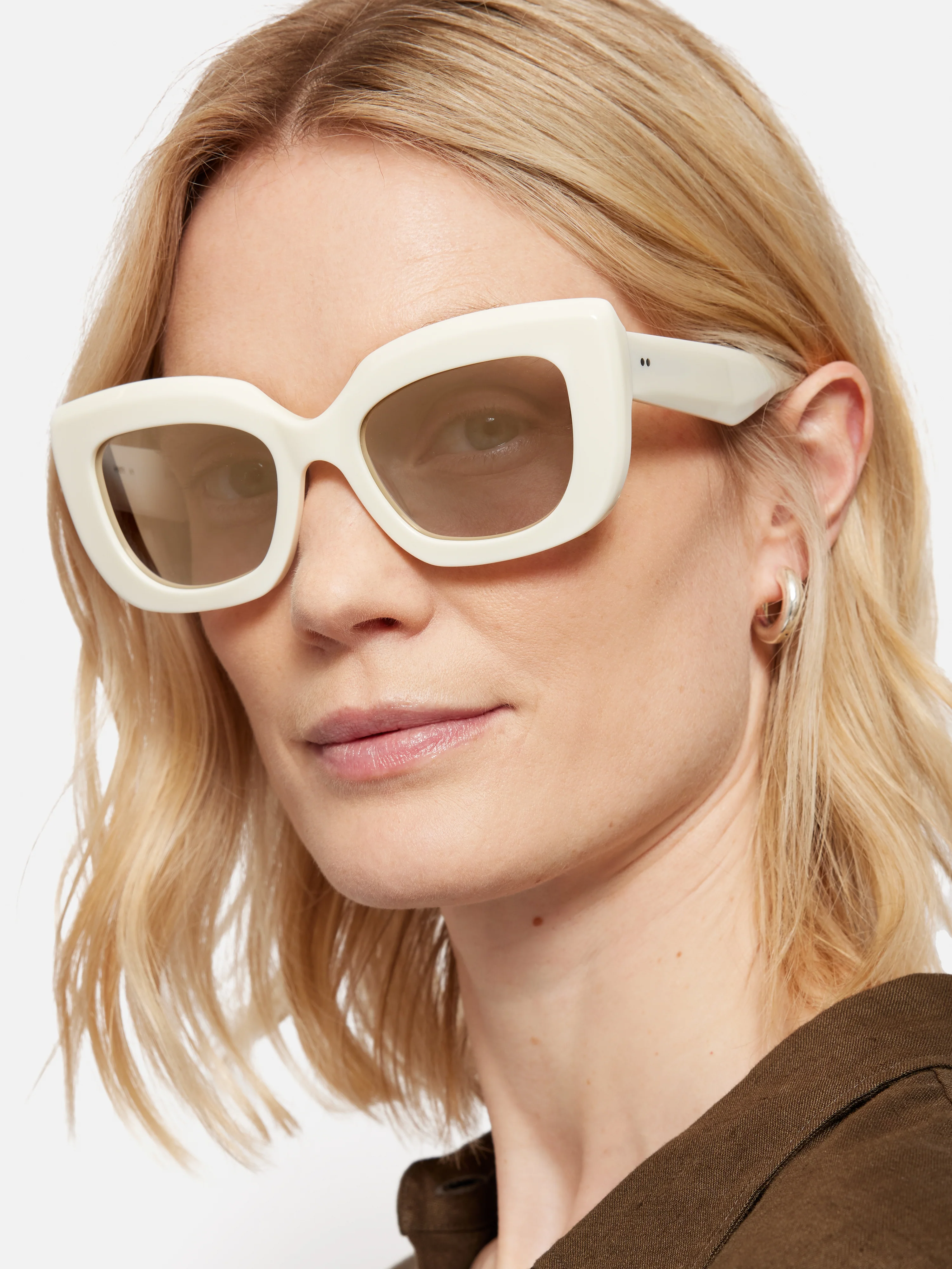 Woodley Square Cats Eye Sunglasses | White - Image 2