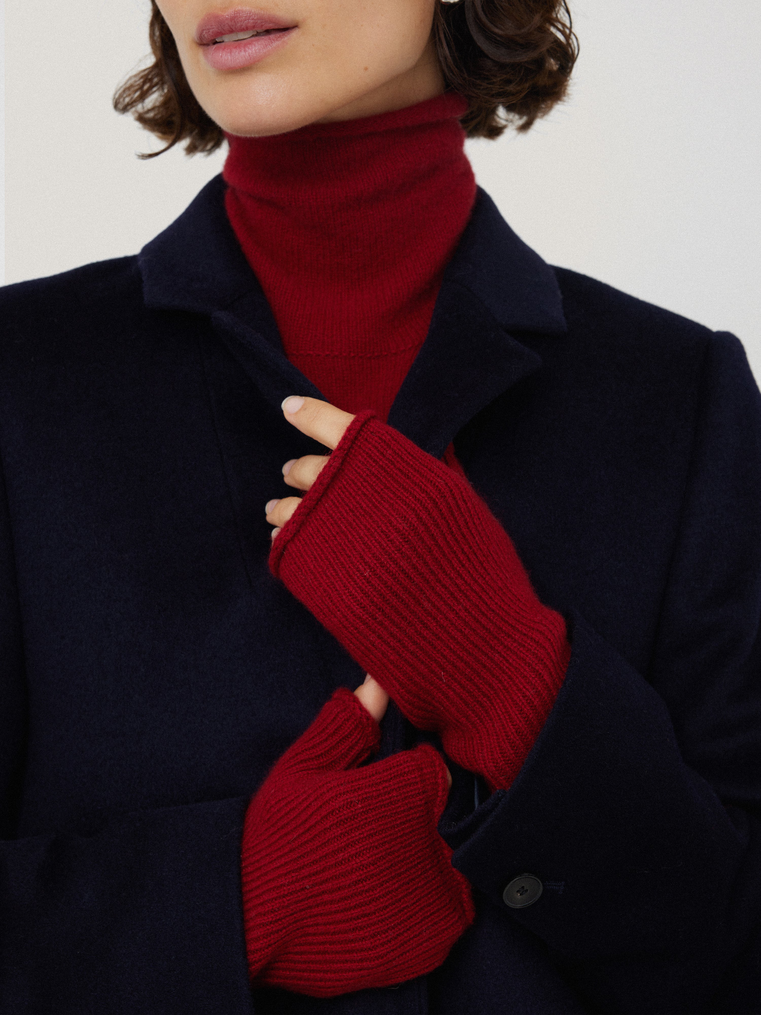 Wool Cashmere Blend Mittens | Red - Image 2