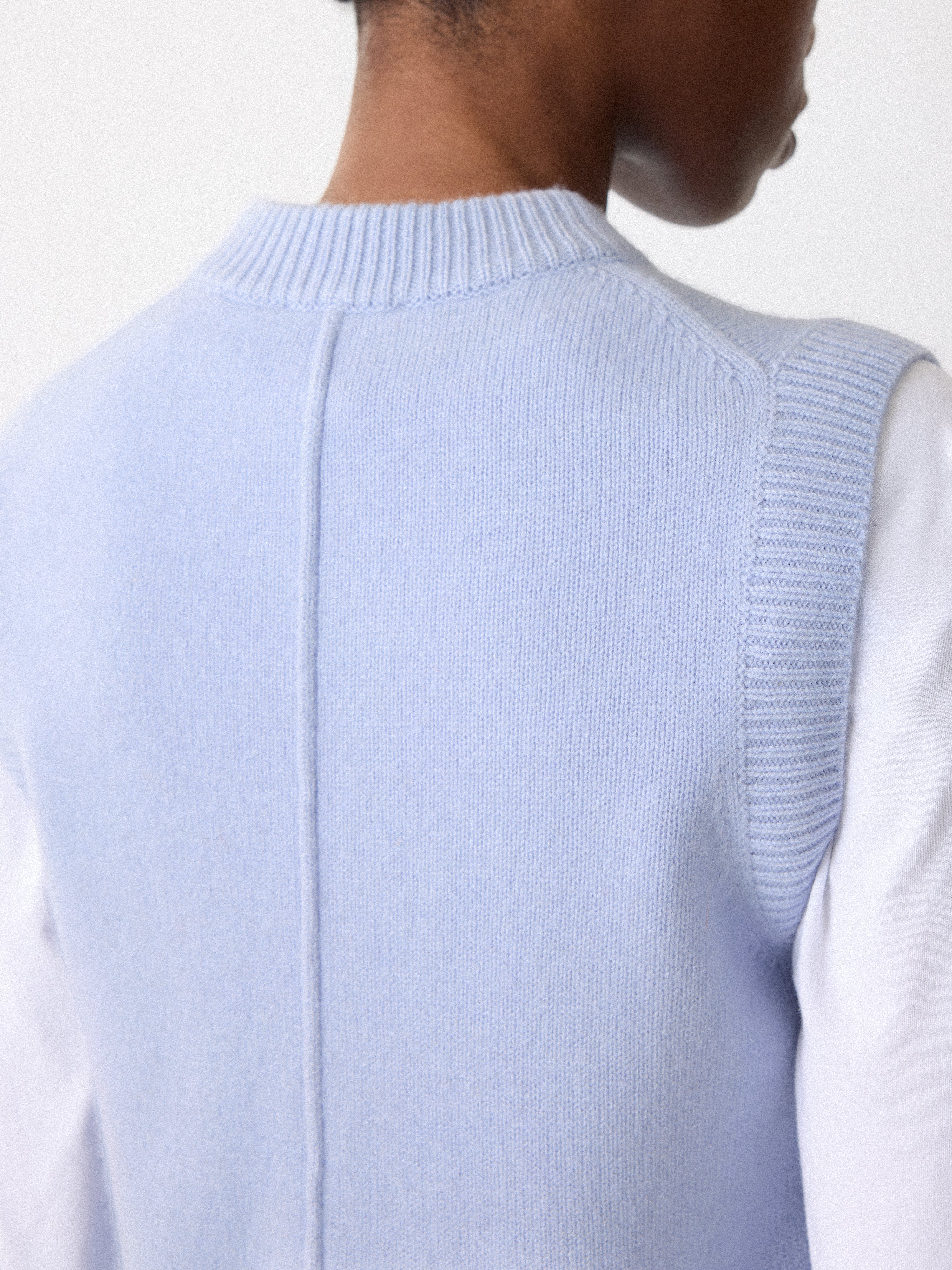 Wool Cashmere Blend Waistcoat | Blue - Image 5