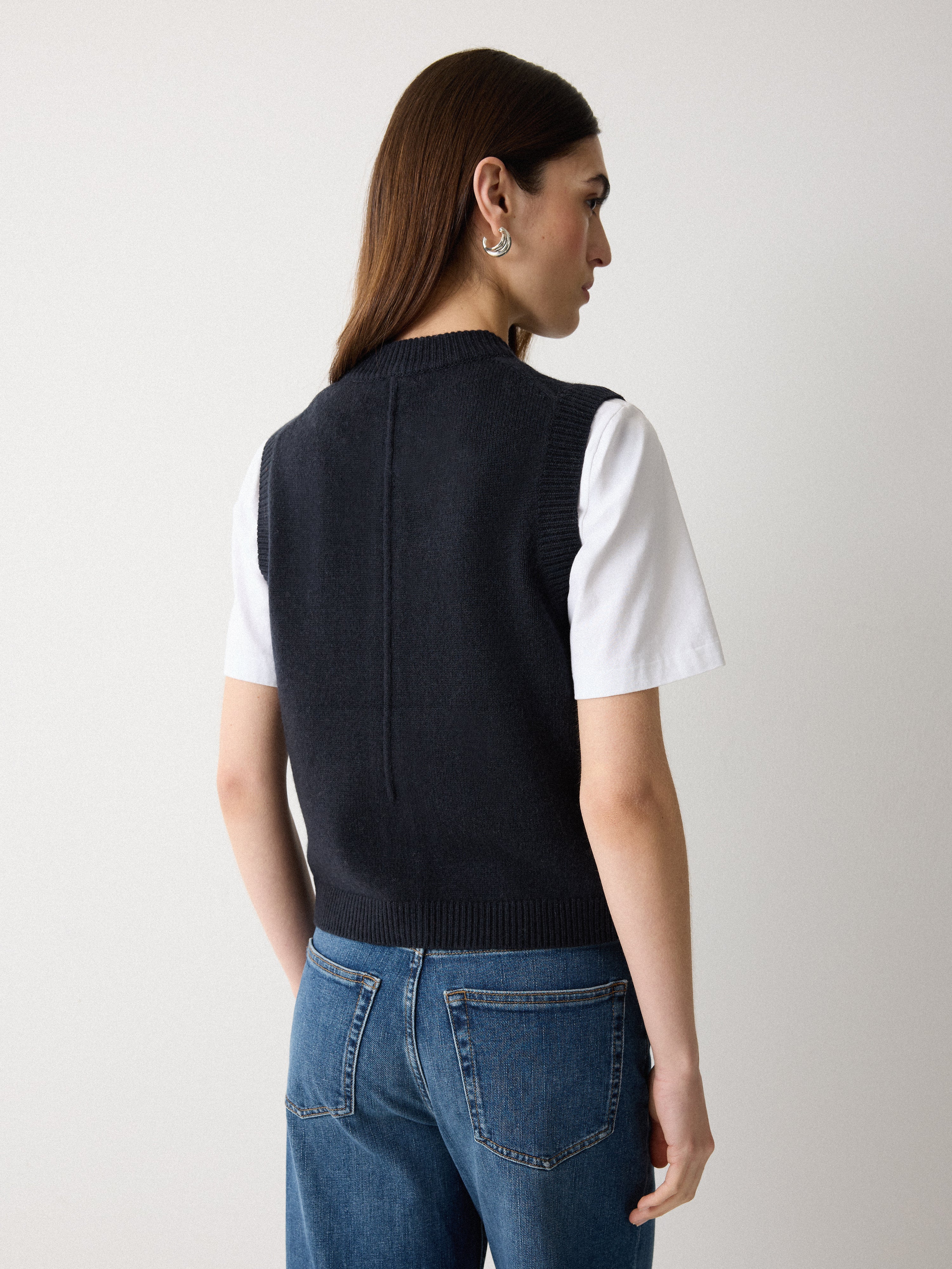 Wool Cashmere Blend Waistcoat | Navy - Image 4